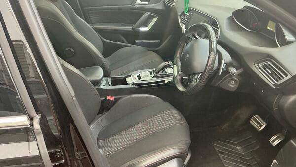 Peugeot 308 view 9