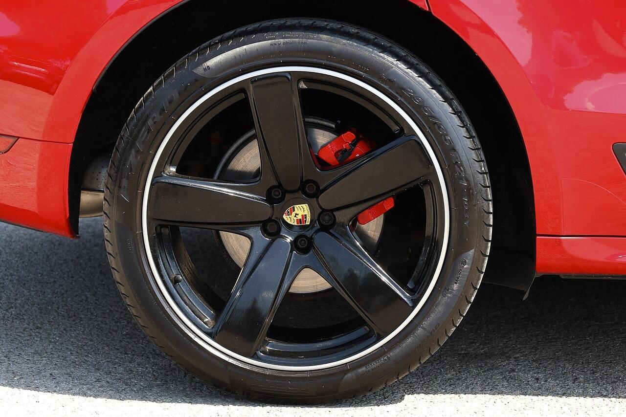 Porsche Macan view 45