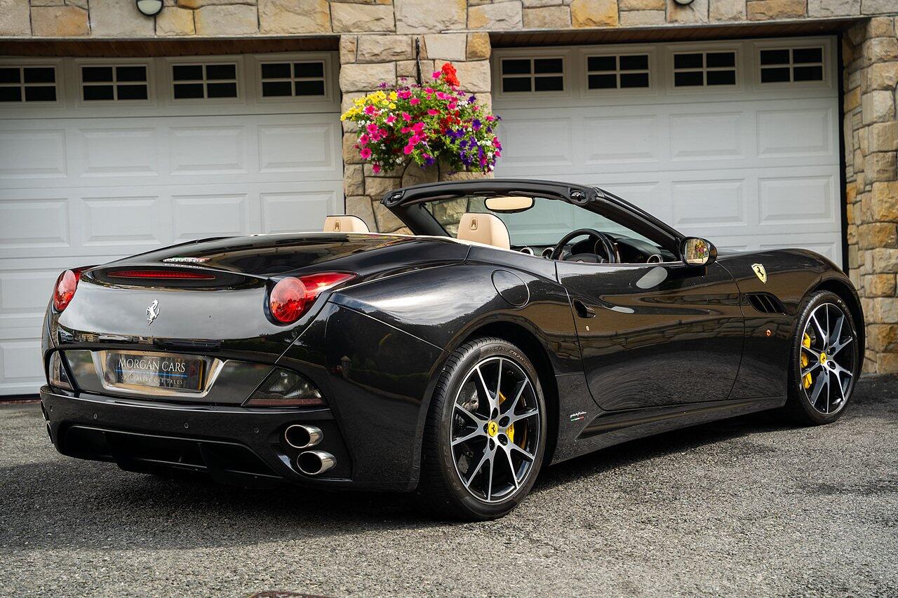Ferrari California view 21