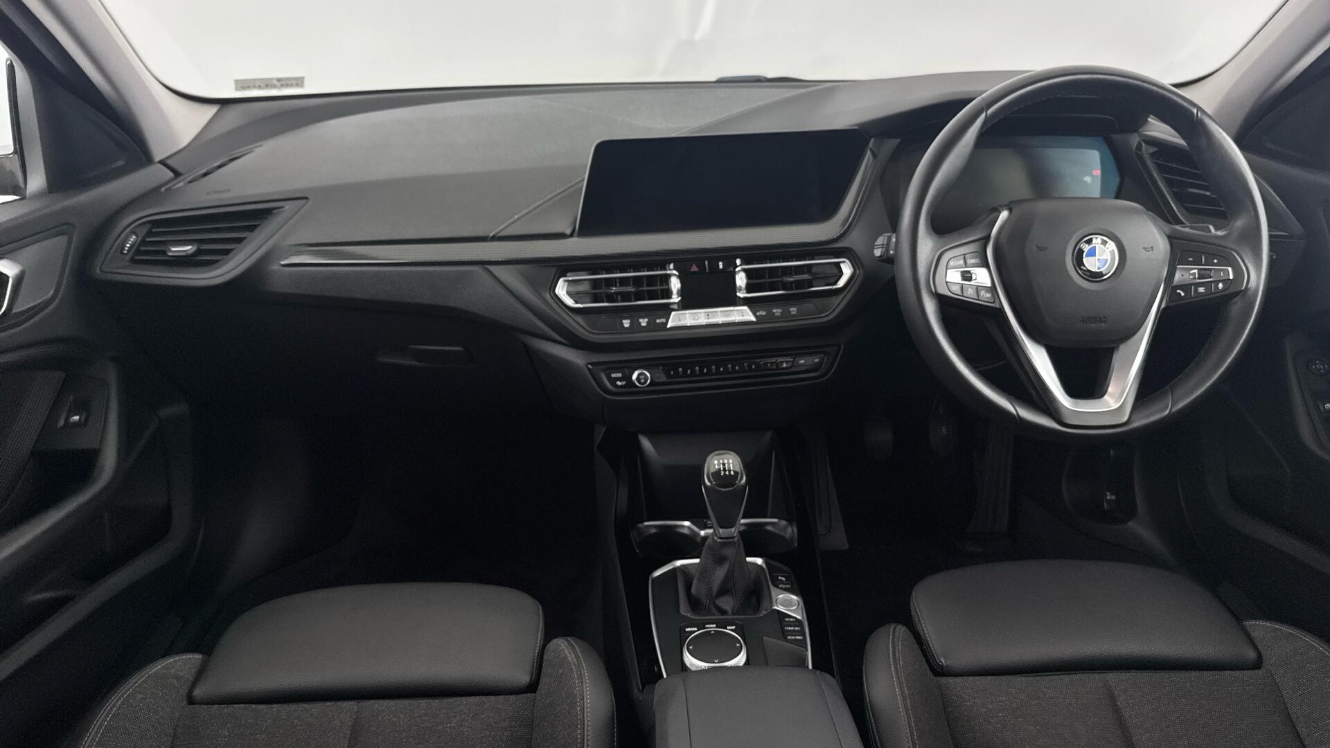 BMW 1 Series view 11