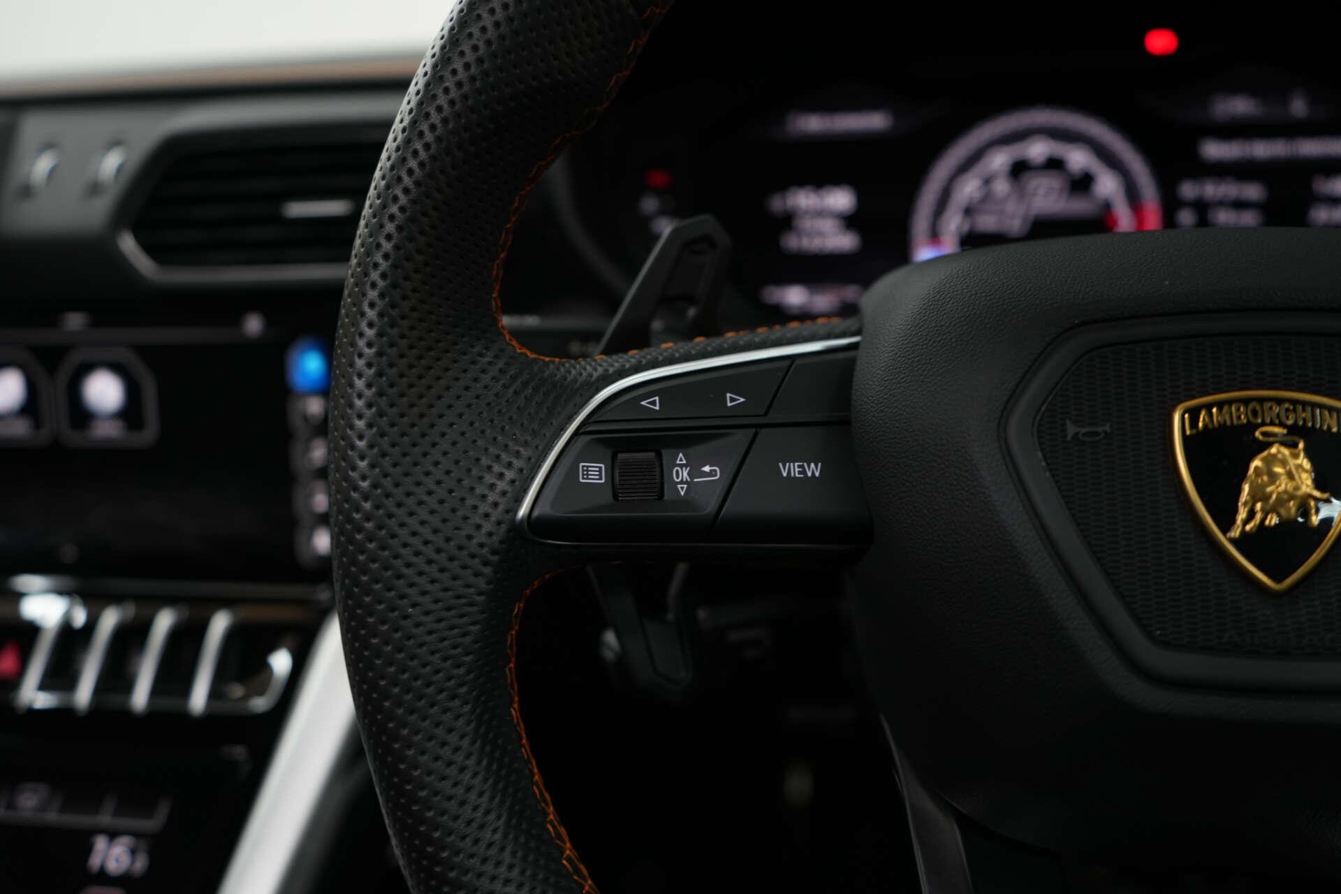 Lamborghini Urus view 63