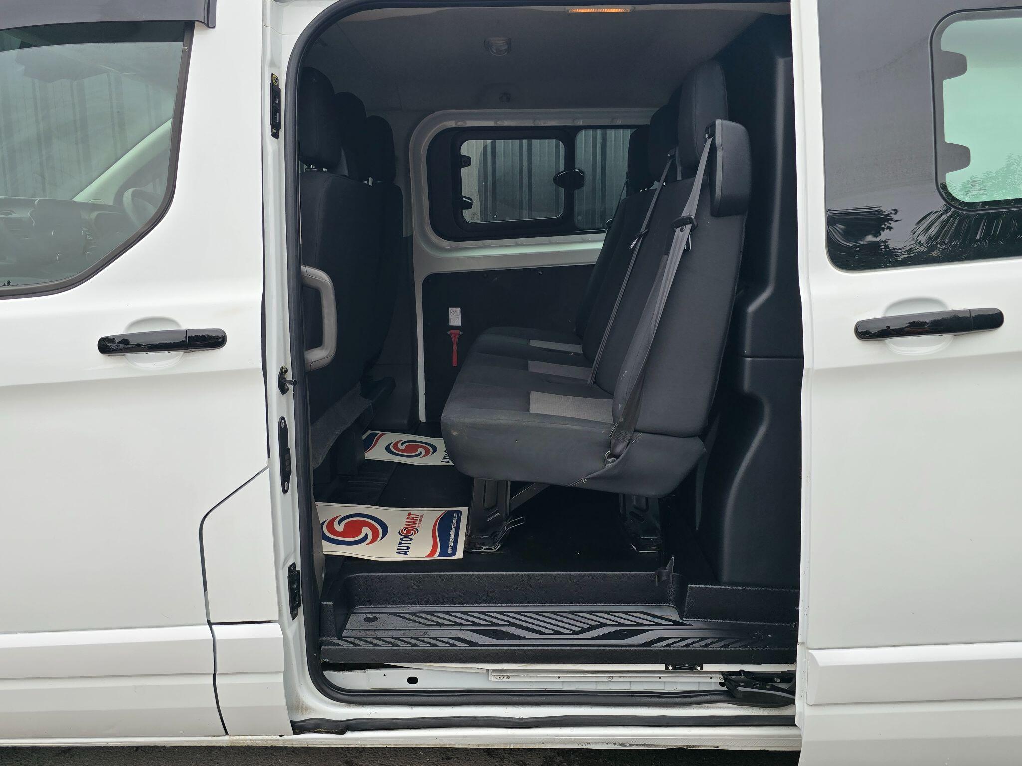 Ford Transit Custom view 23