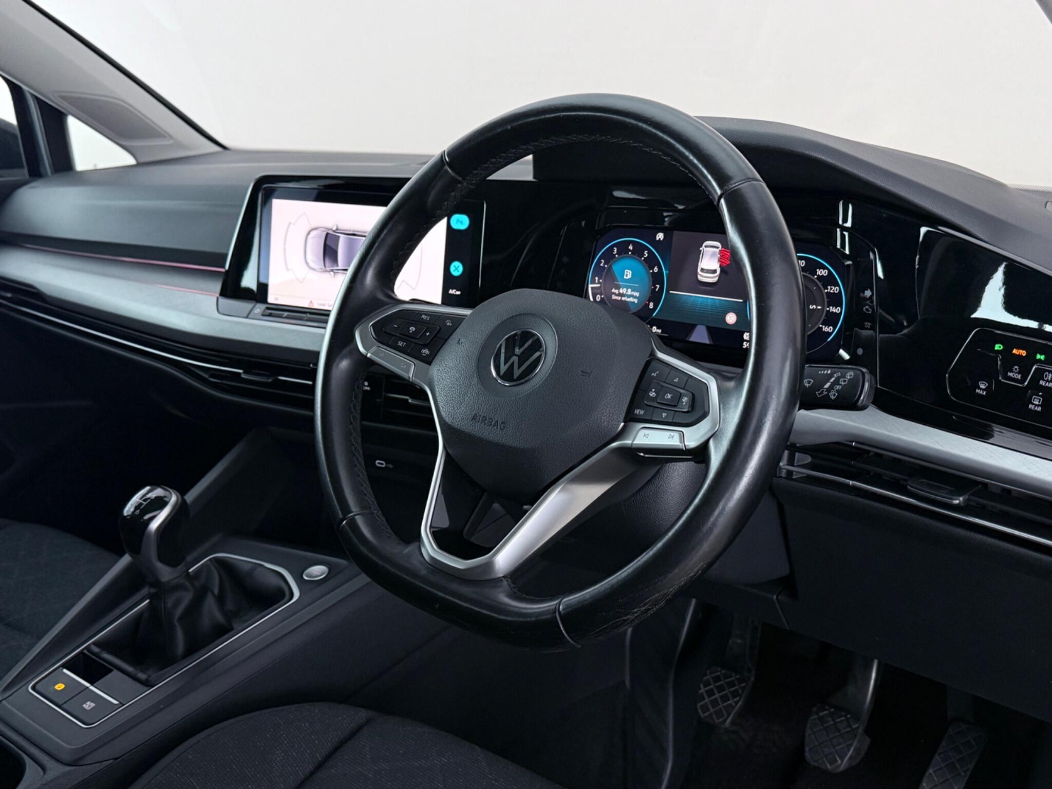 Volkswagen Golf view 3