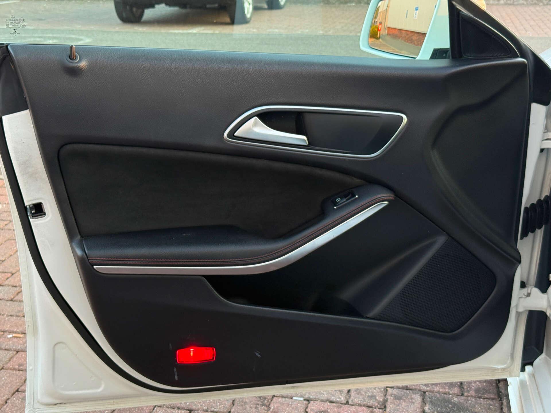 Mercedes-Benz Cla view 43