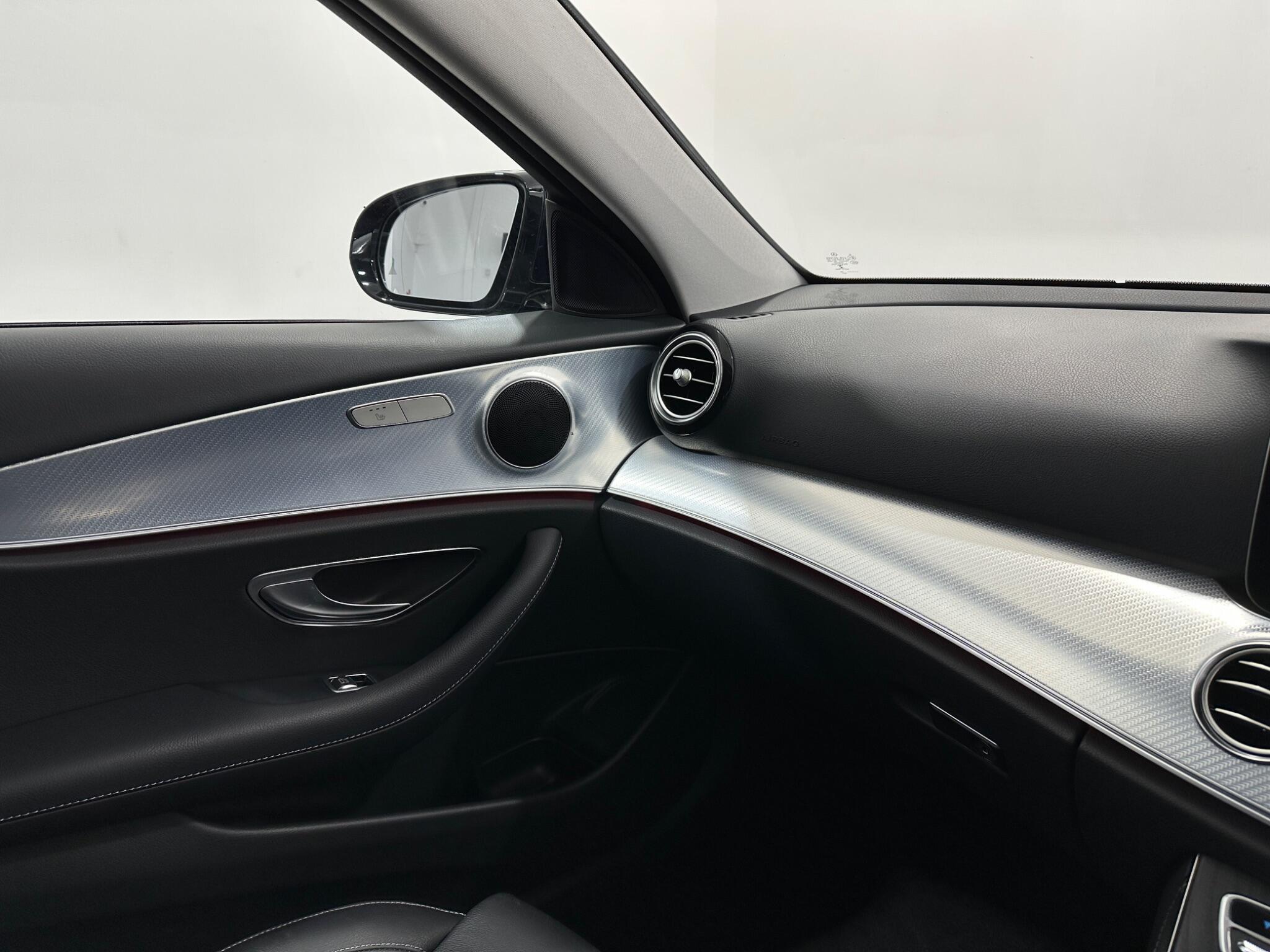 Mercedes-Benz E-Class view 28