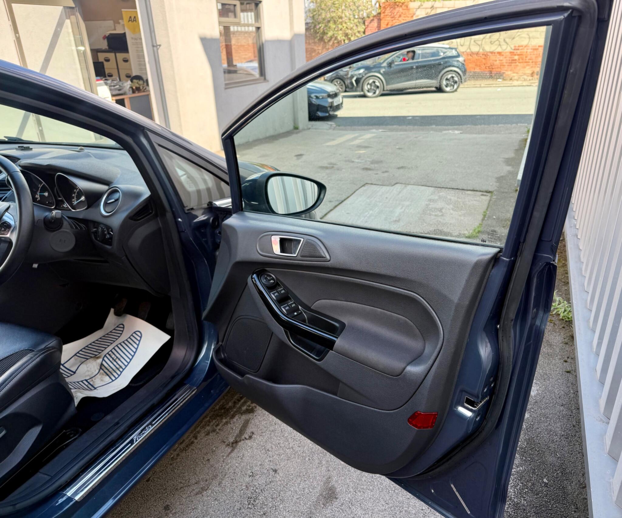 Ford Fiesta view 17