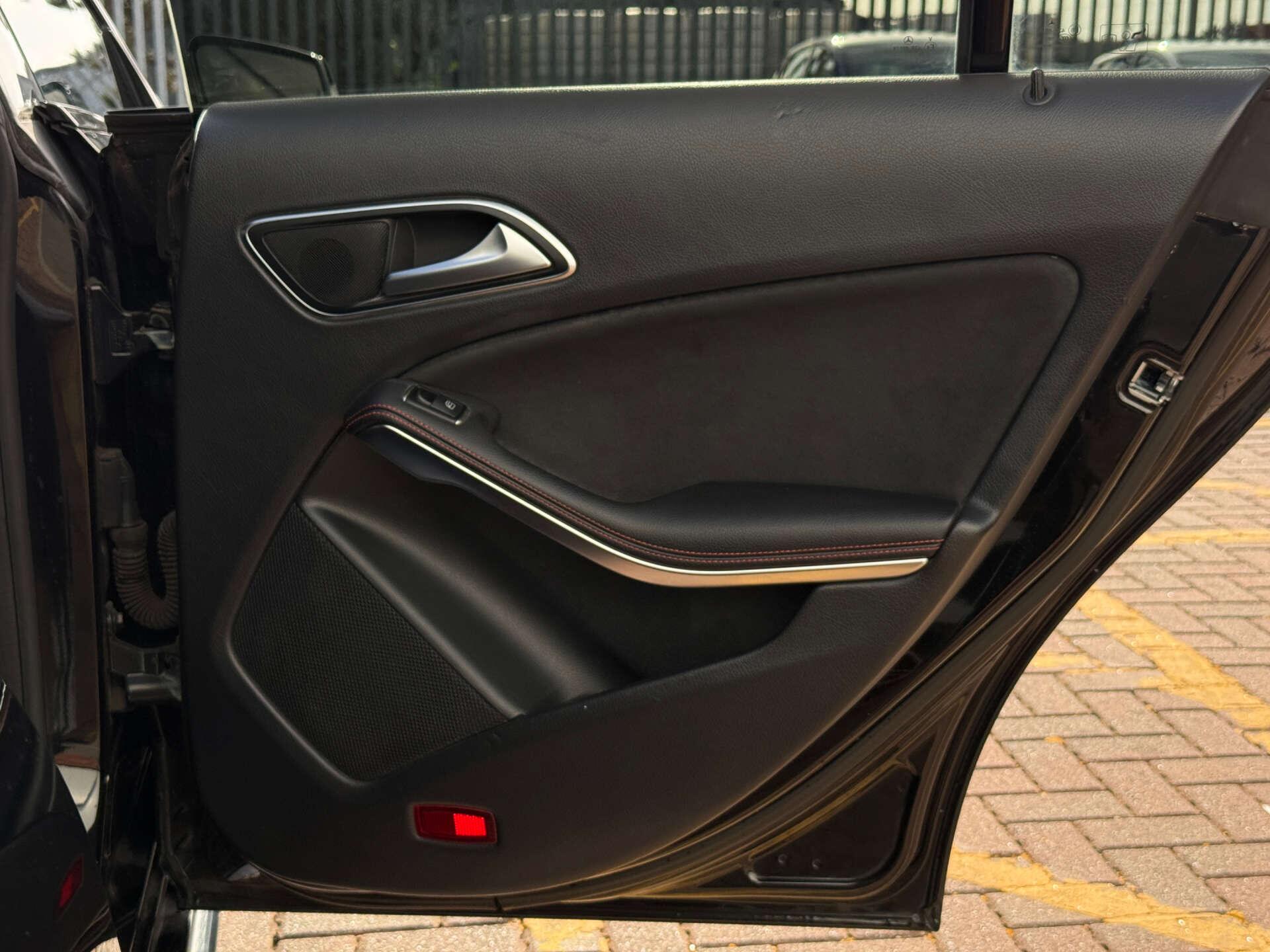 Mercedes-Benz Cla view 22