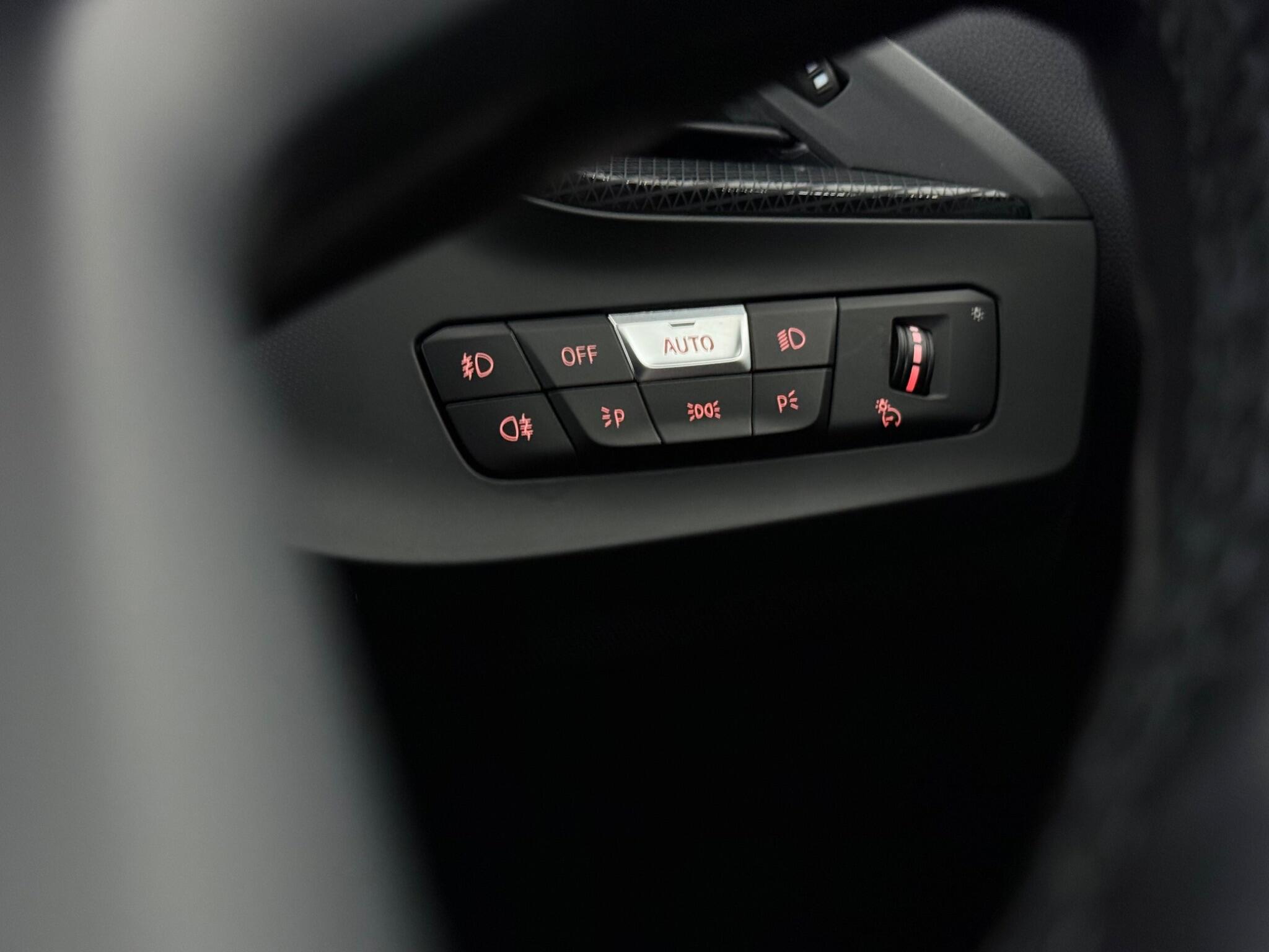 BMW 2 Series view 18