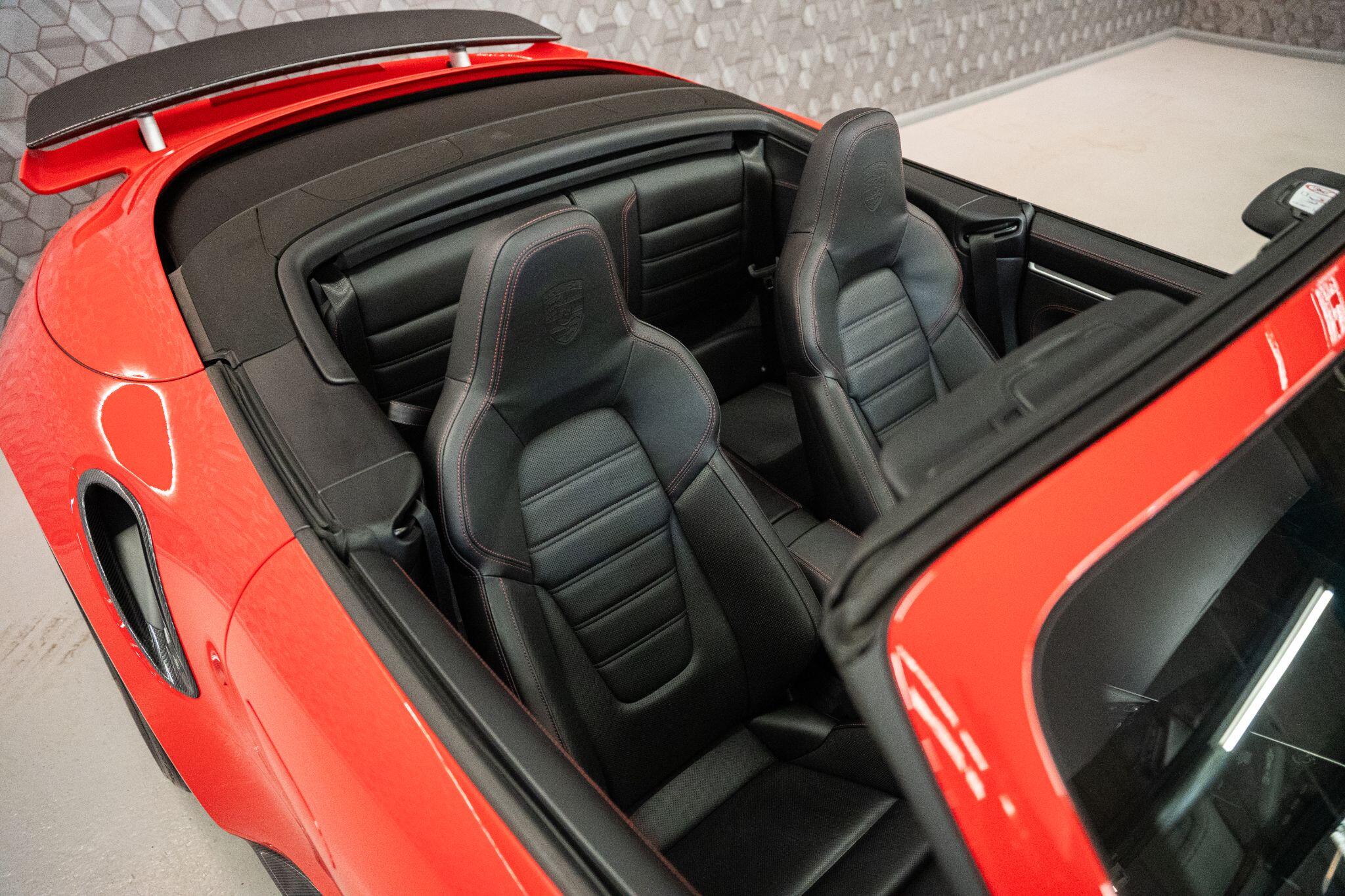 Porsche 911 view 17