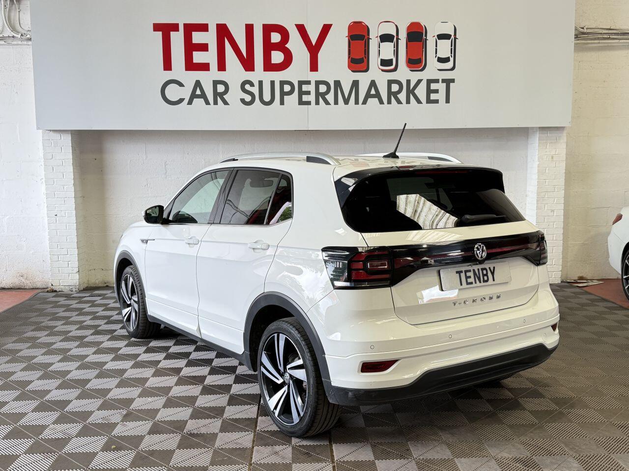 Volkswagen T-Cross view 5