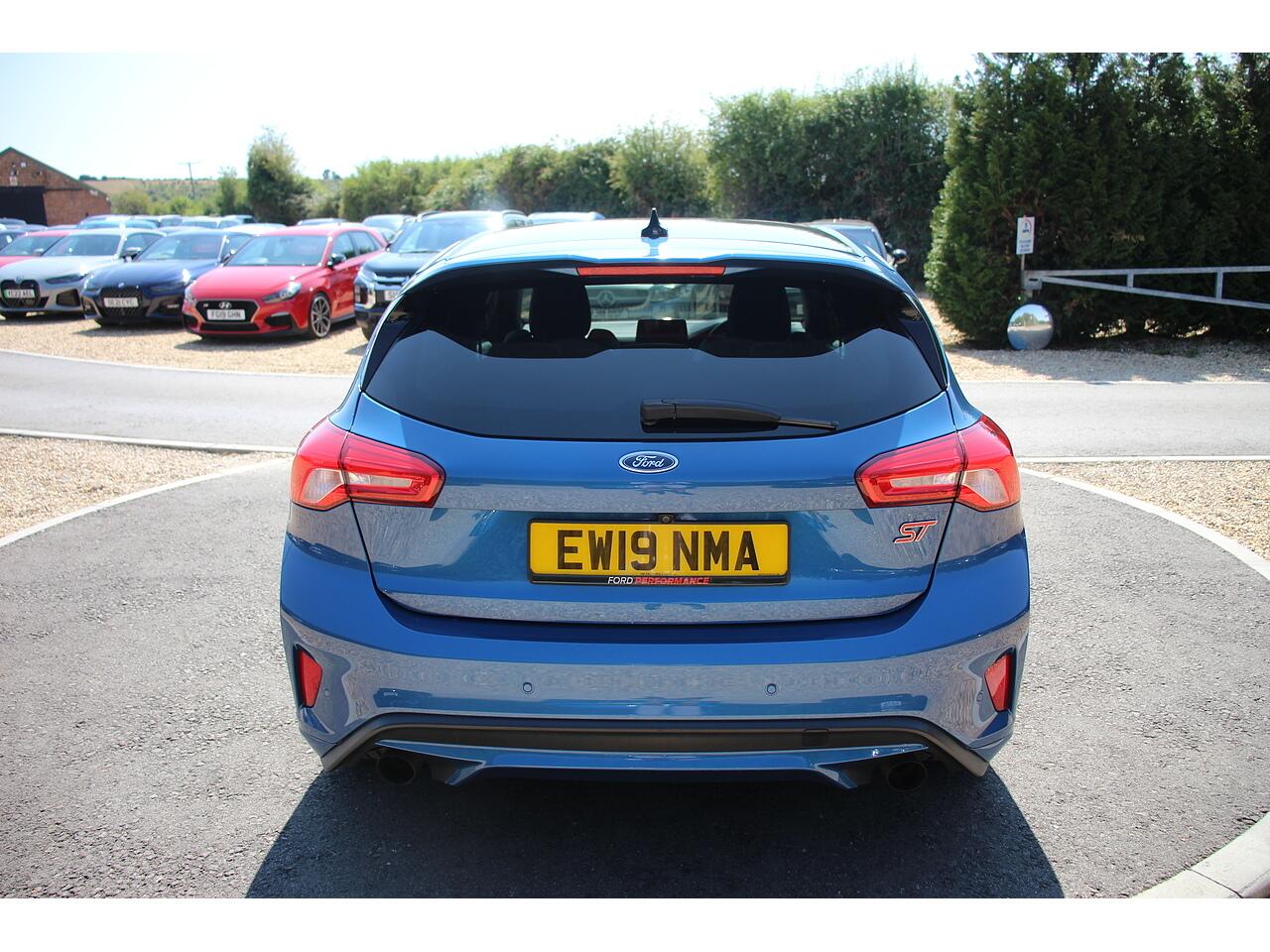 Ford Focus view 11