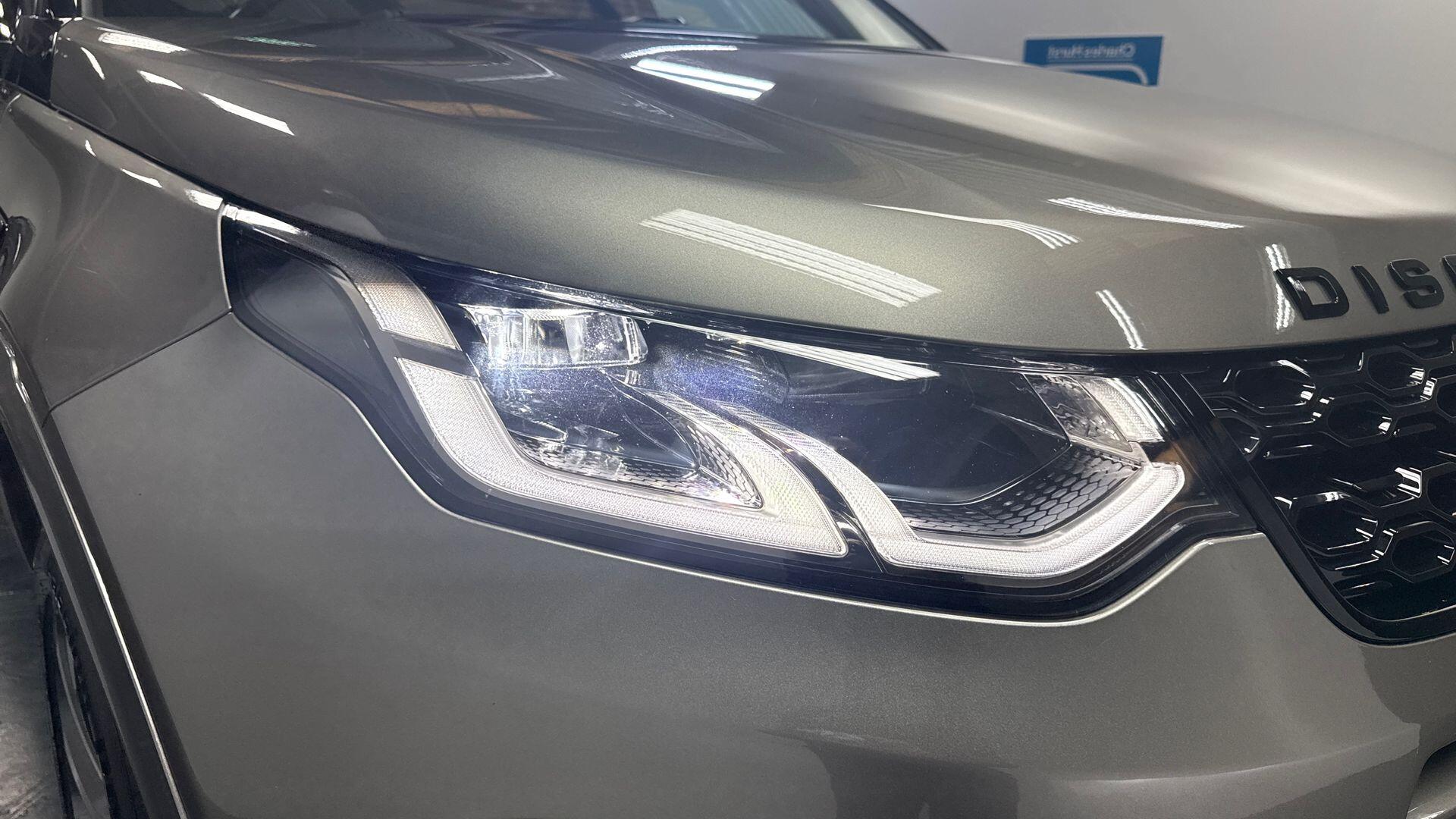 Land Rover Discovery Sport view 17