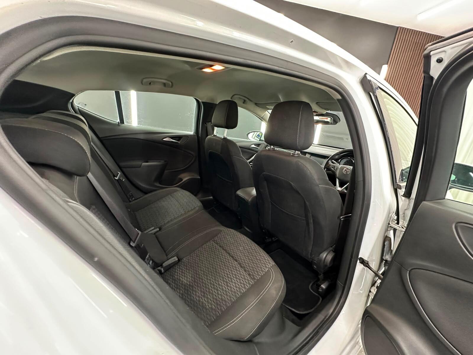Vauxhall Astra view 22