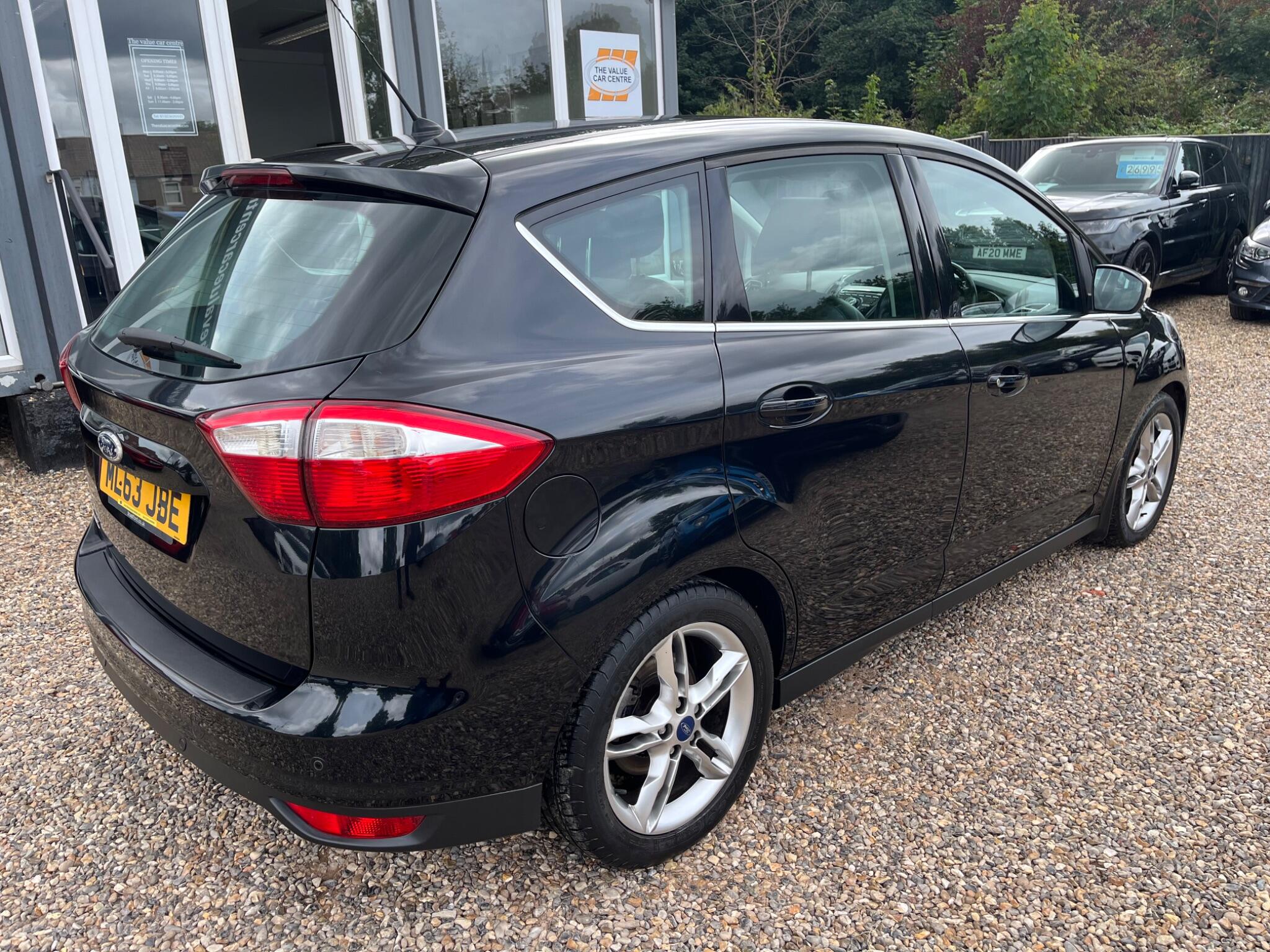 Ford C-Max view 4