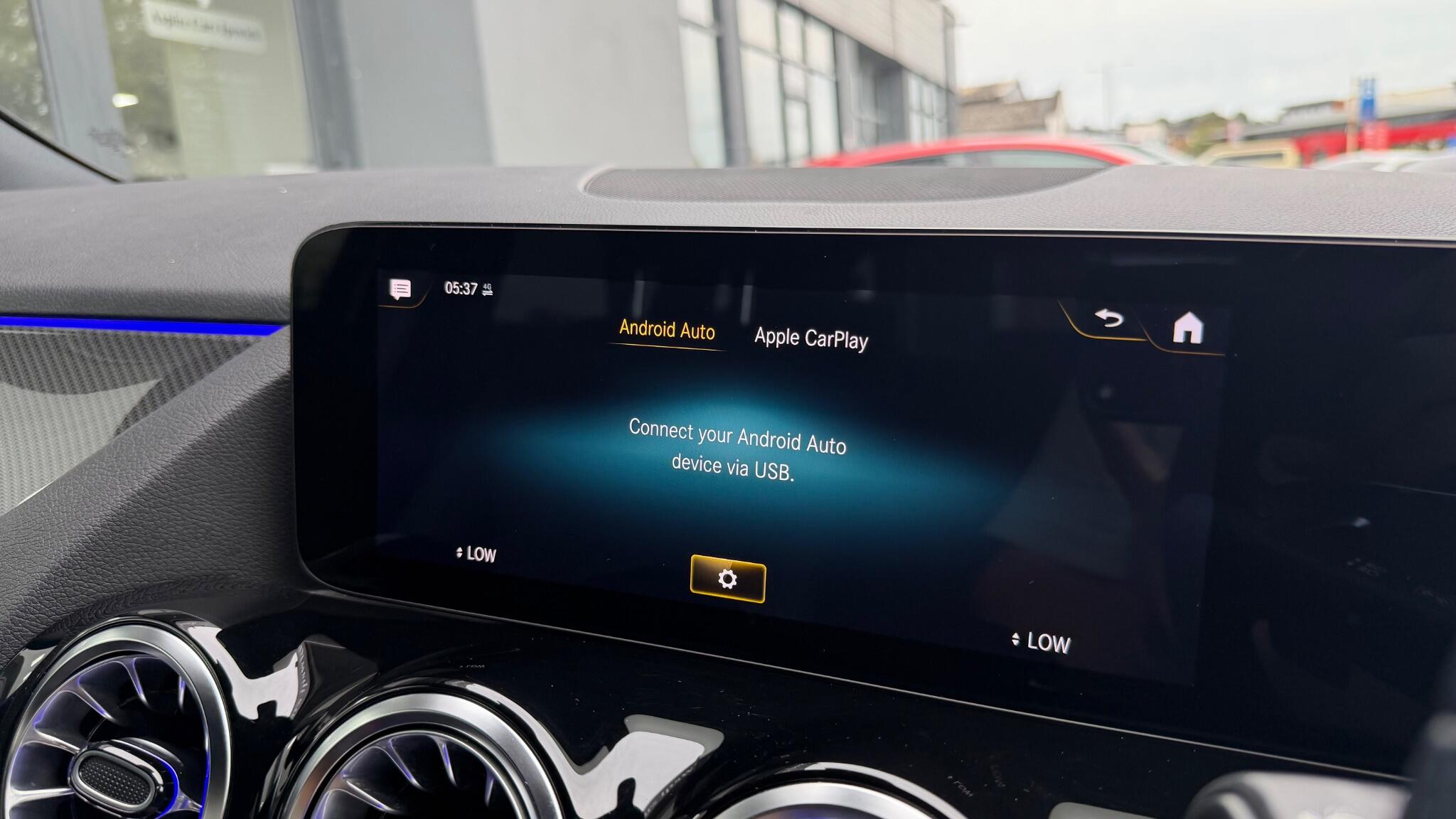 Mercedes-Benz Gla view 22