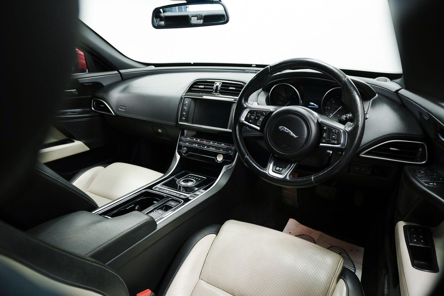 Jaguar Xe view 10