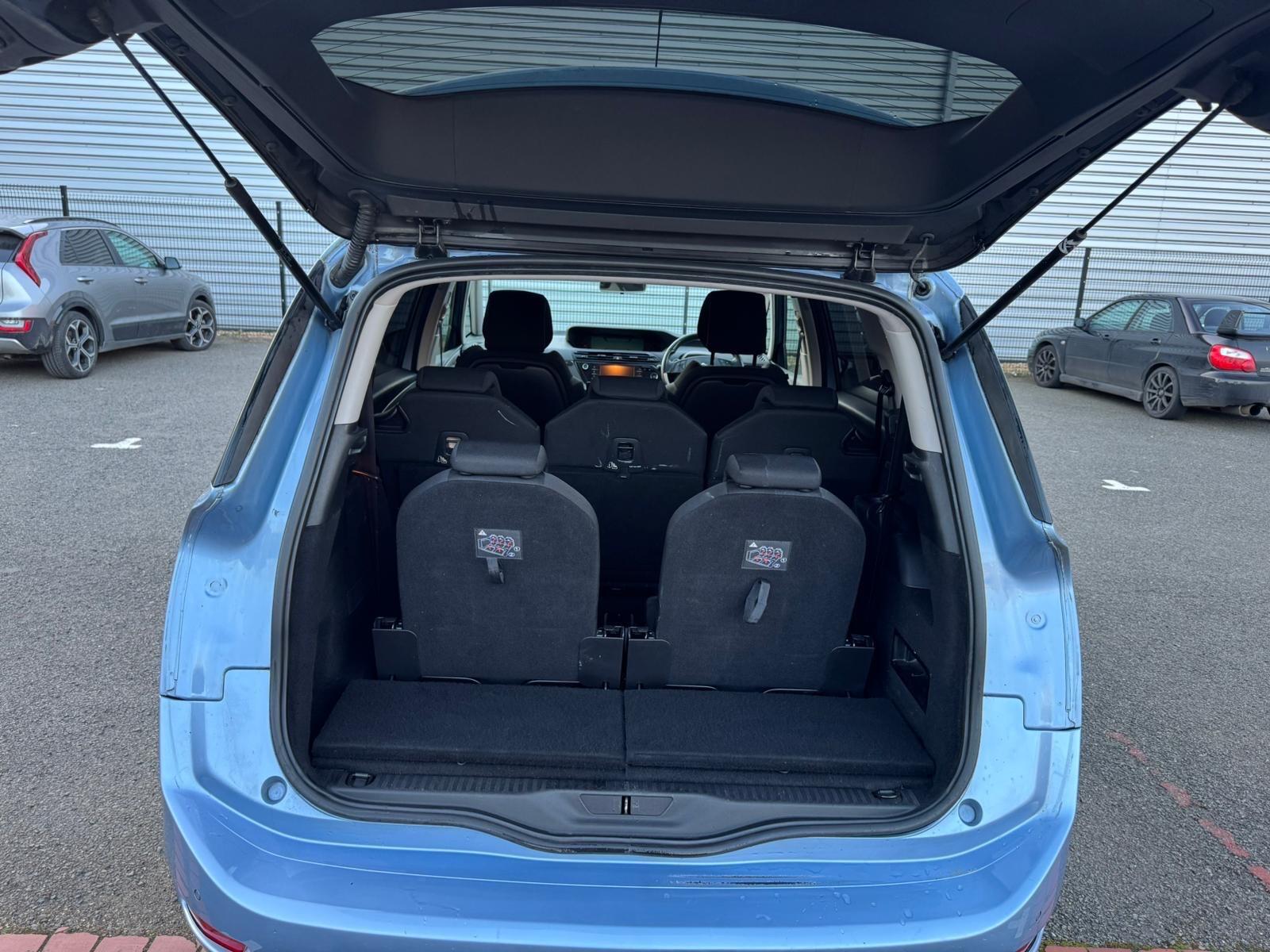 Citroen Grand C4 Picasso view 5