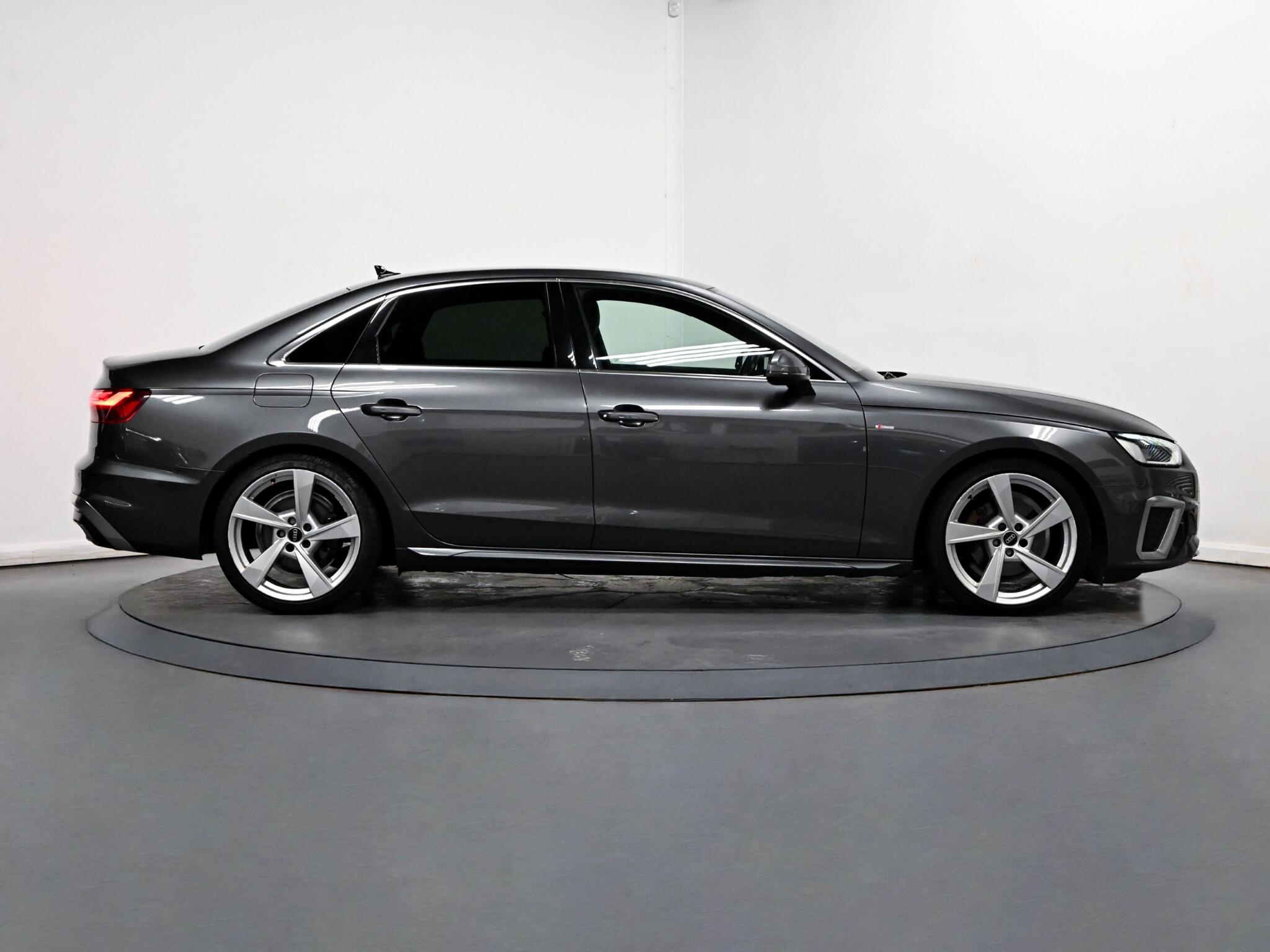 Audi A4 view 37