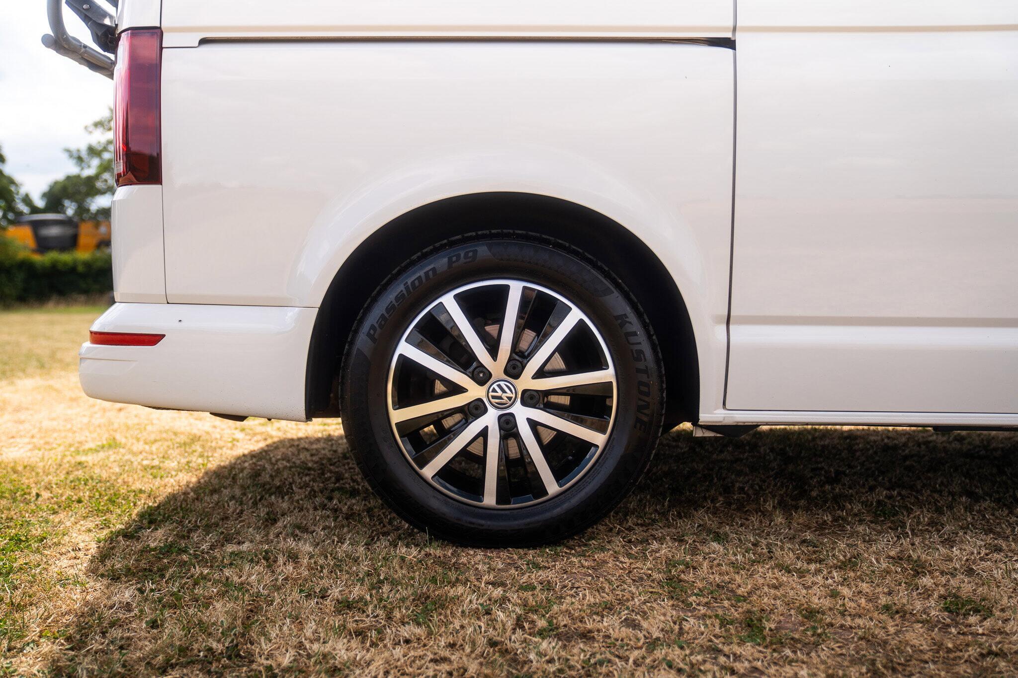 Volkswagen California view 12