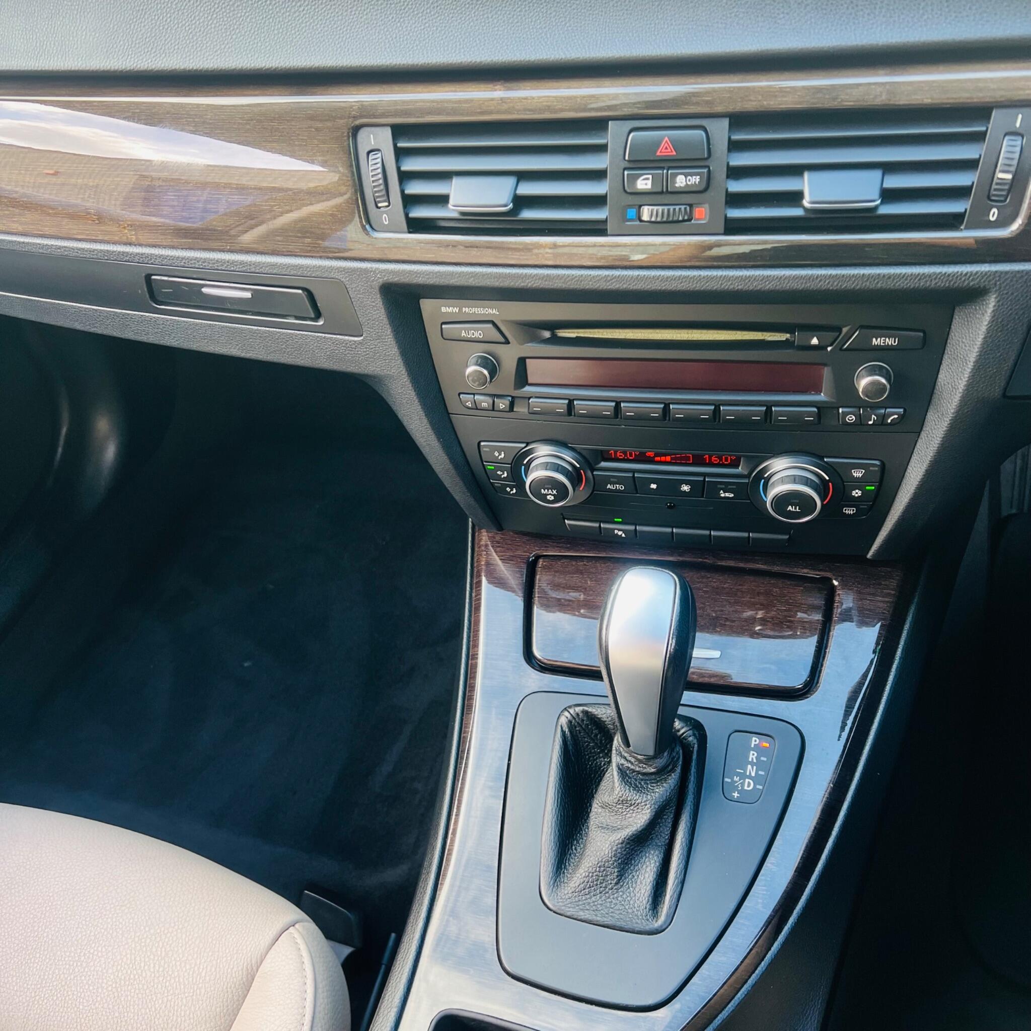 BMW 3 Series view 17