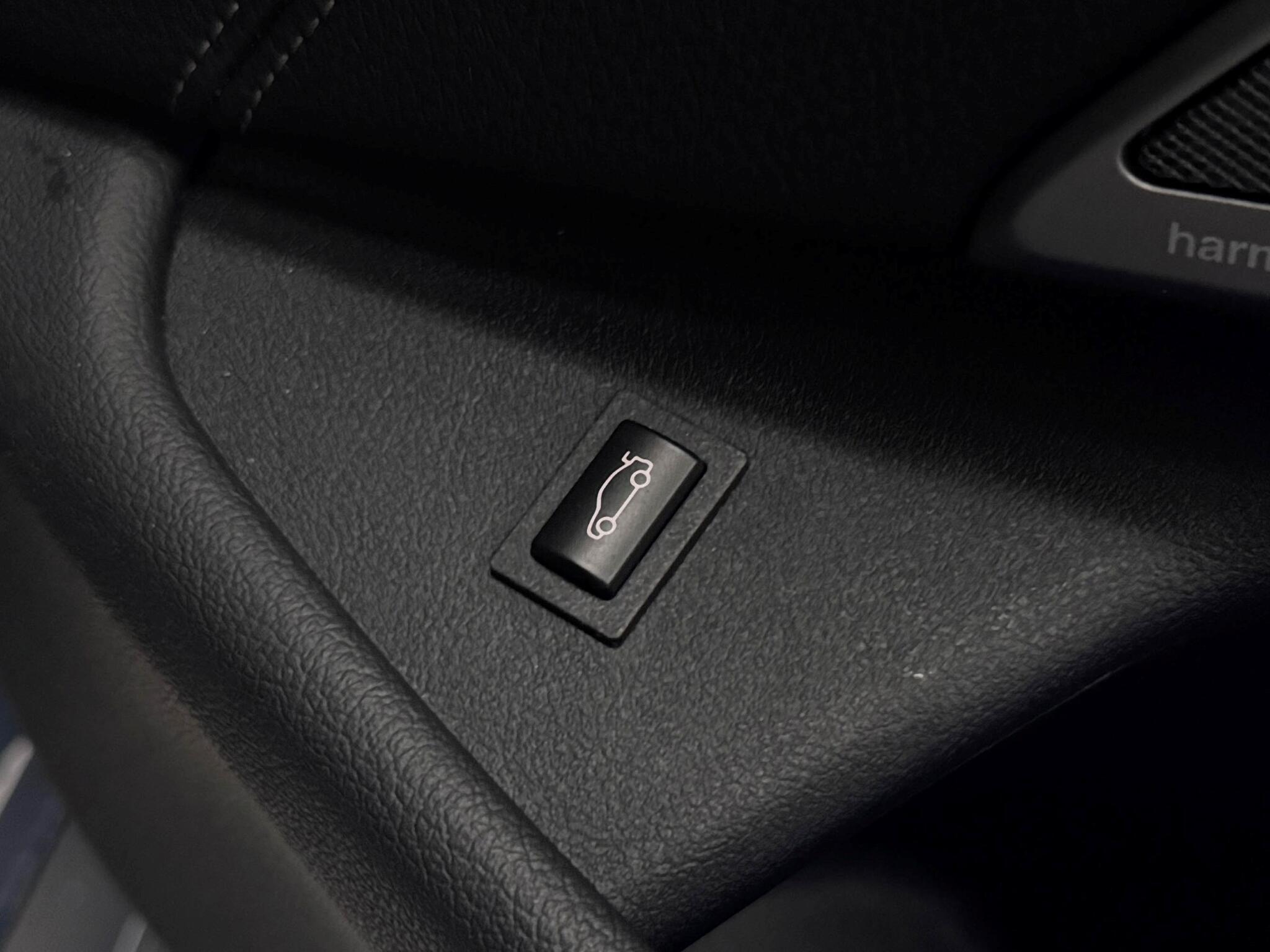 BMW 5 Series view 13
