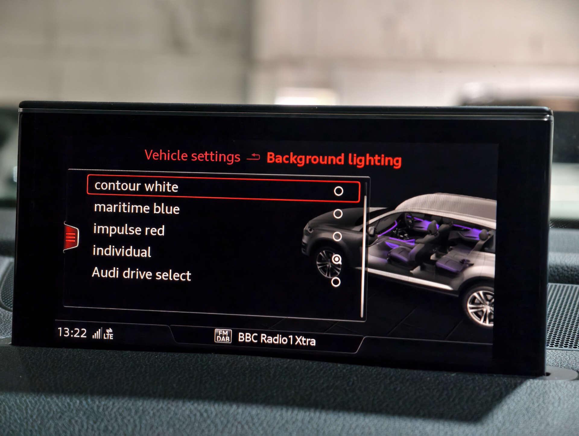 Audi Q7 view 47