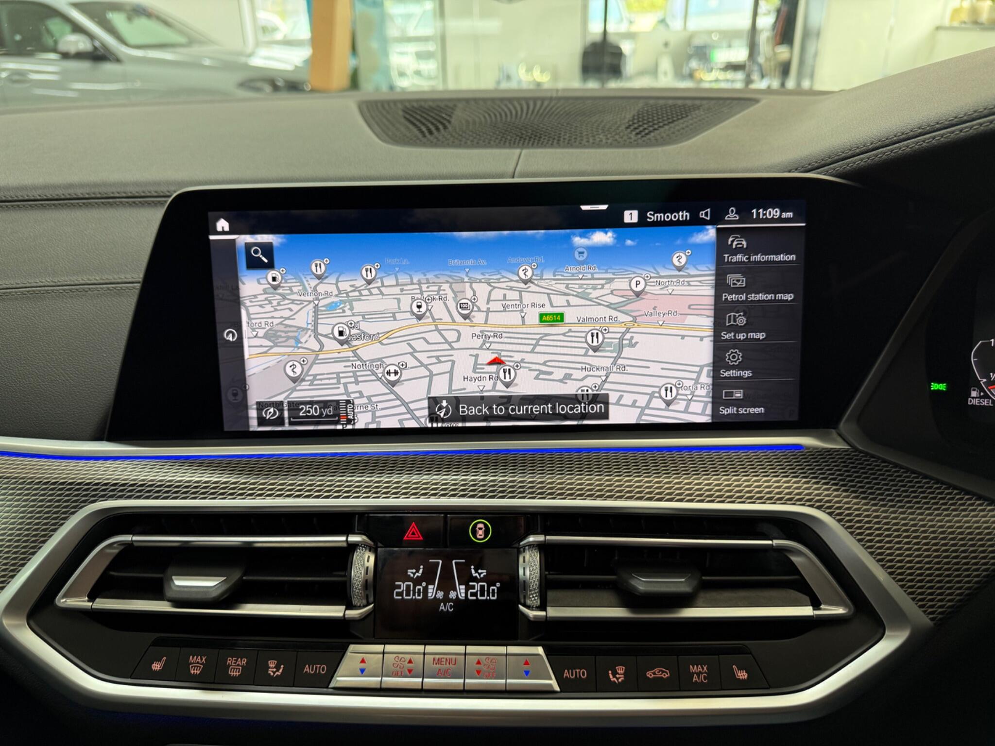 BMW X6 view 23