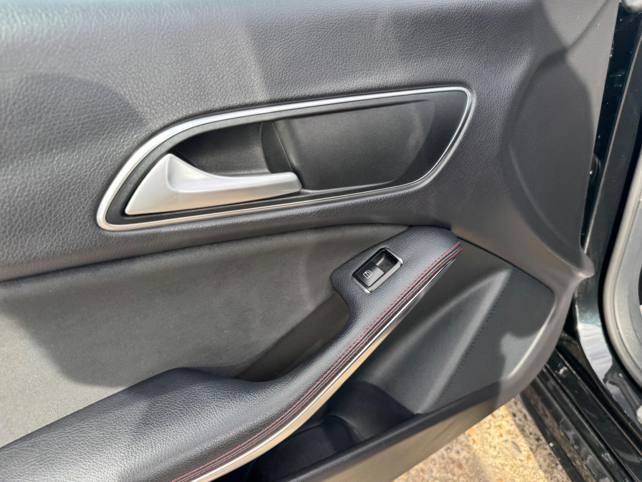 Mercedes-Benz Cla view 38