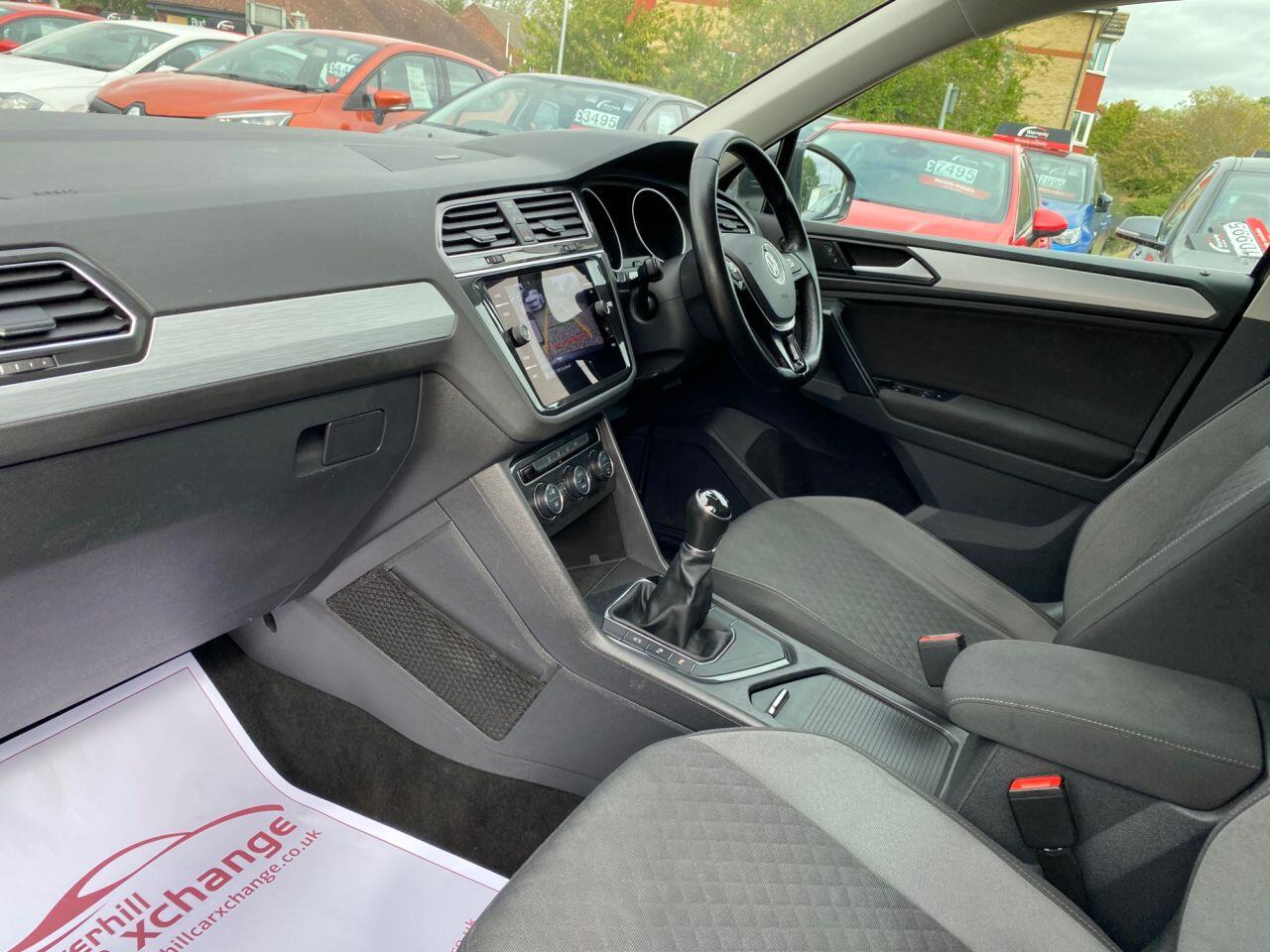 Volkswagen Tiguan view 17