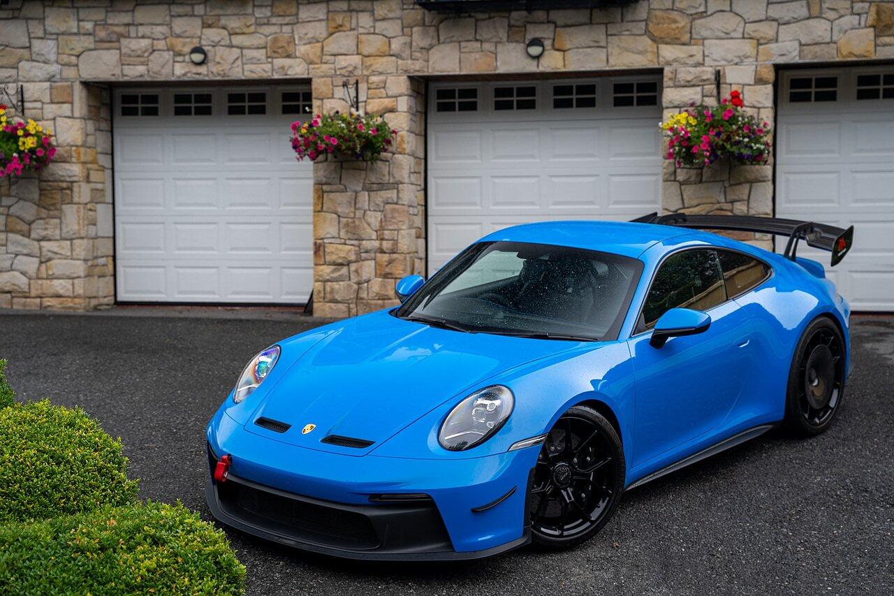 Porsche 911 view 106