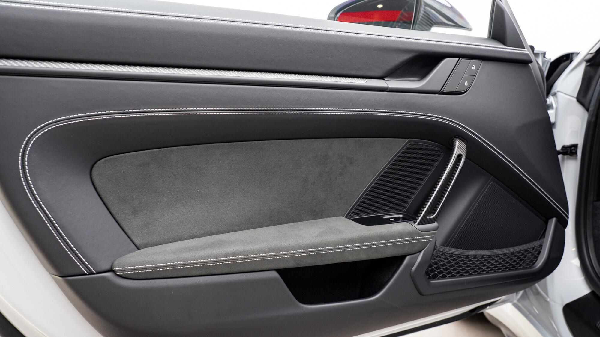 Porsche 911 view 64