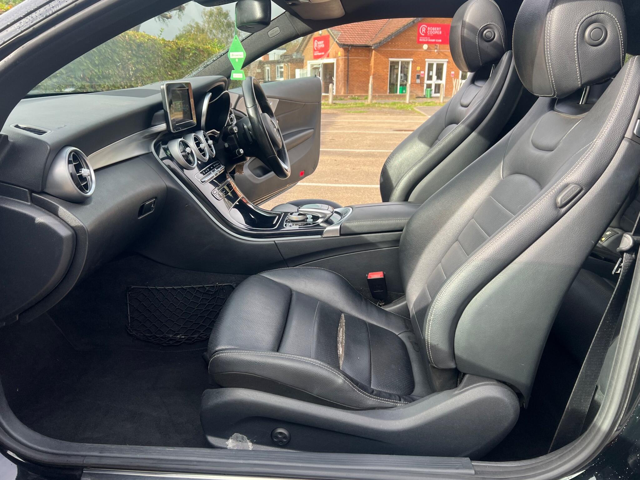 Mercedes-Benz C-Class view 28