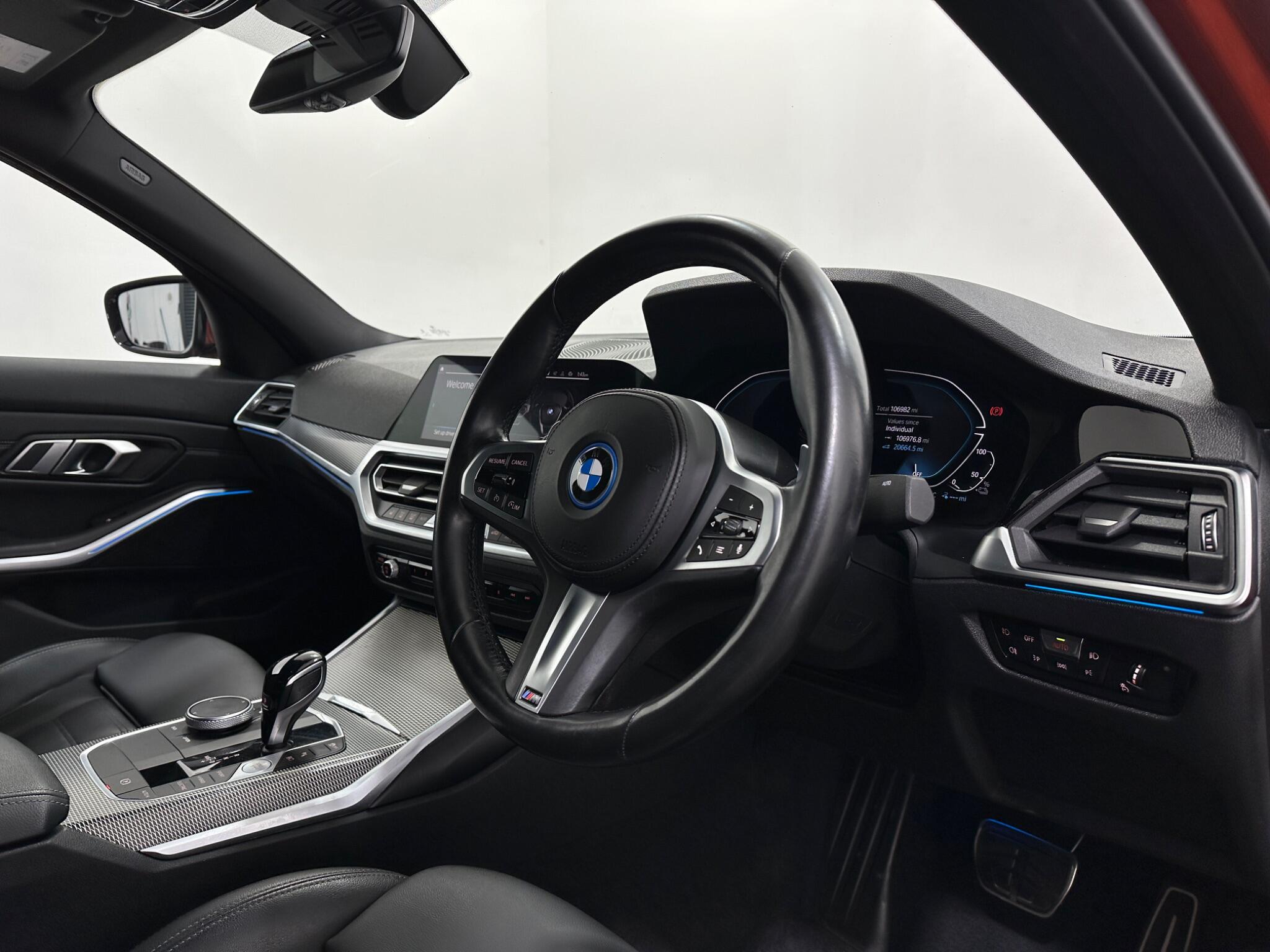 BMW 3 Series view 10