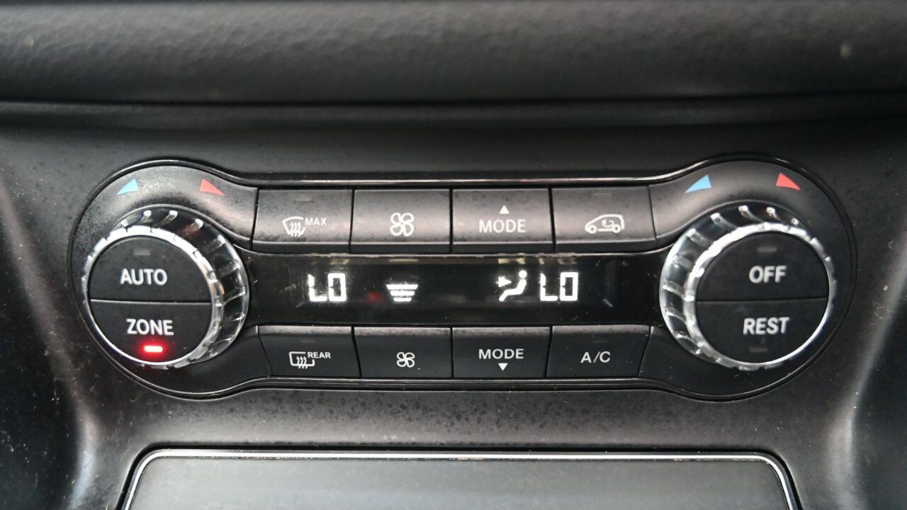 Mercedes-Benz Cla view 34