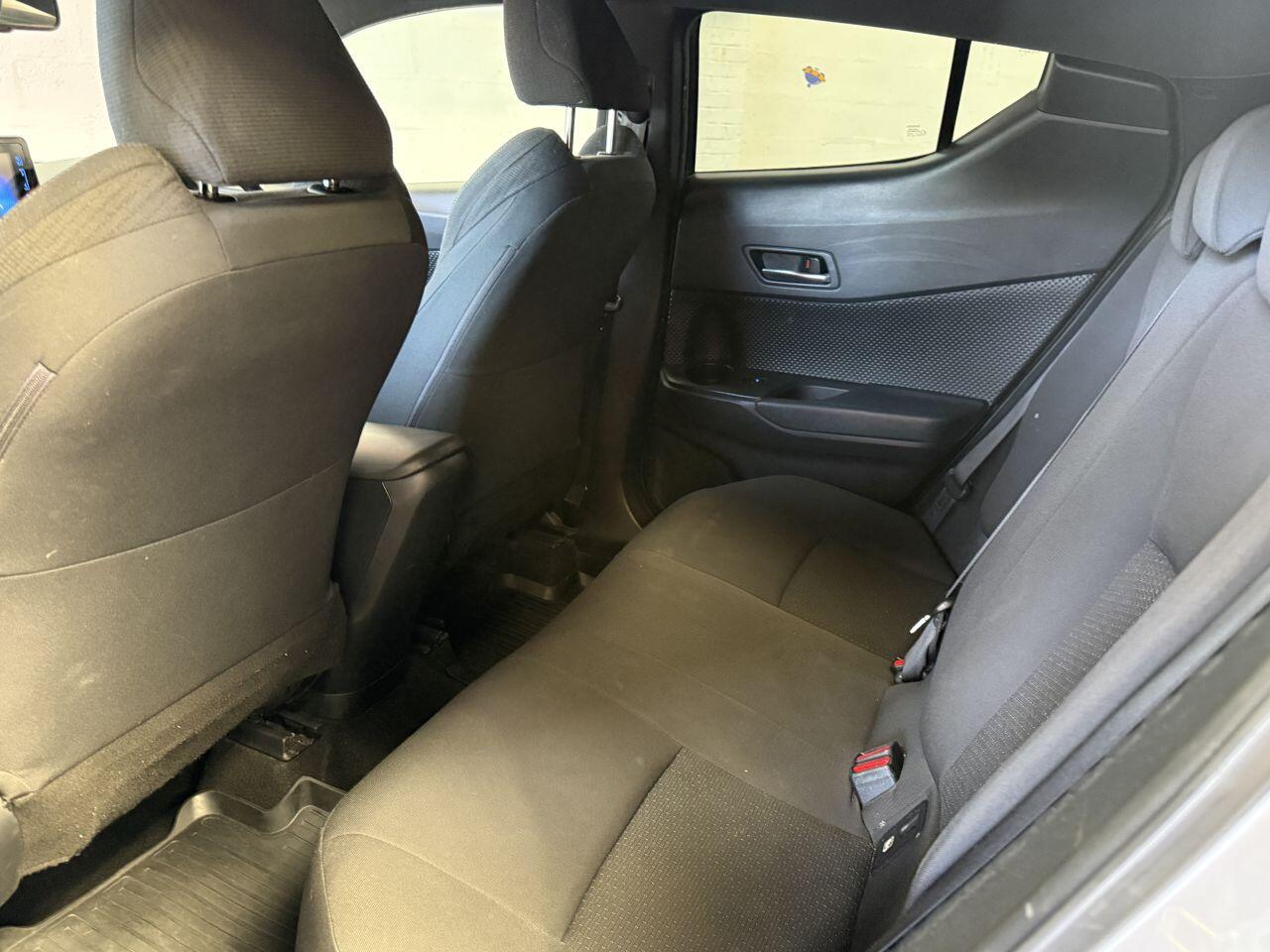 Toyota C-HR view 56