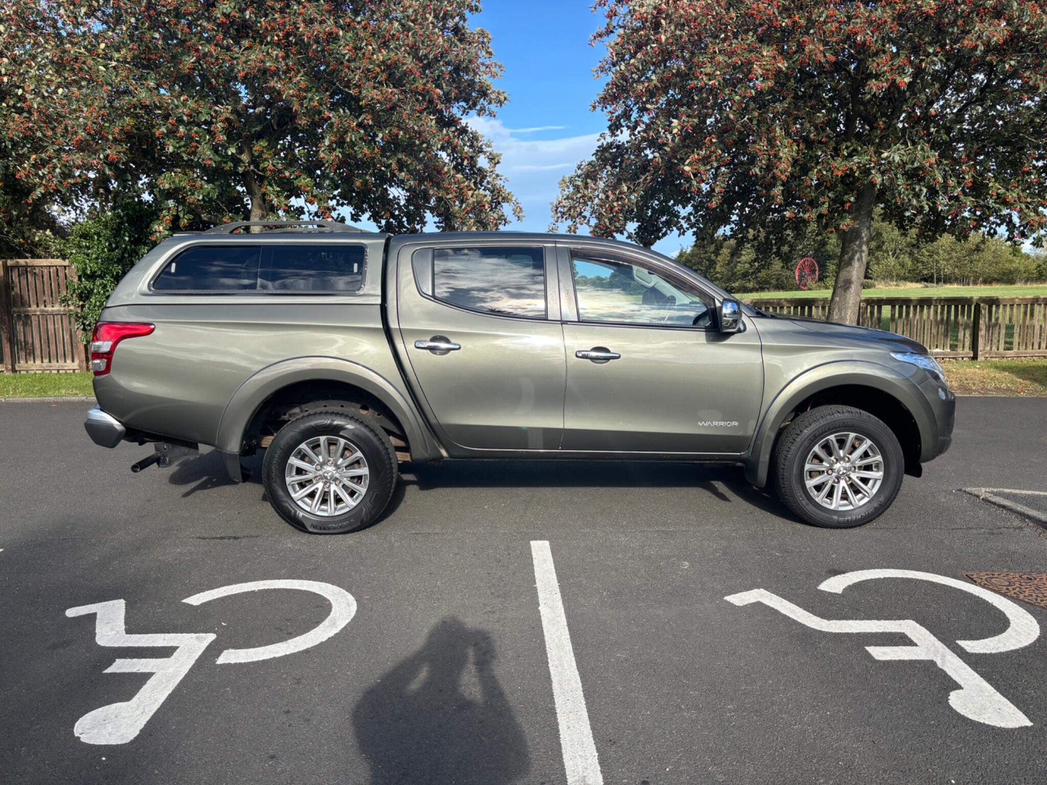 Mitsubishi L200 view 8