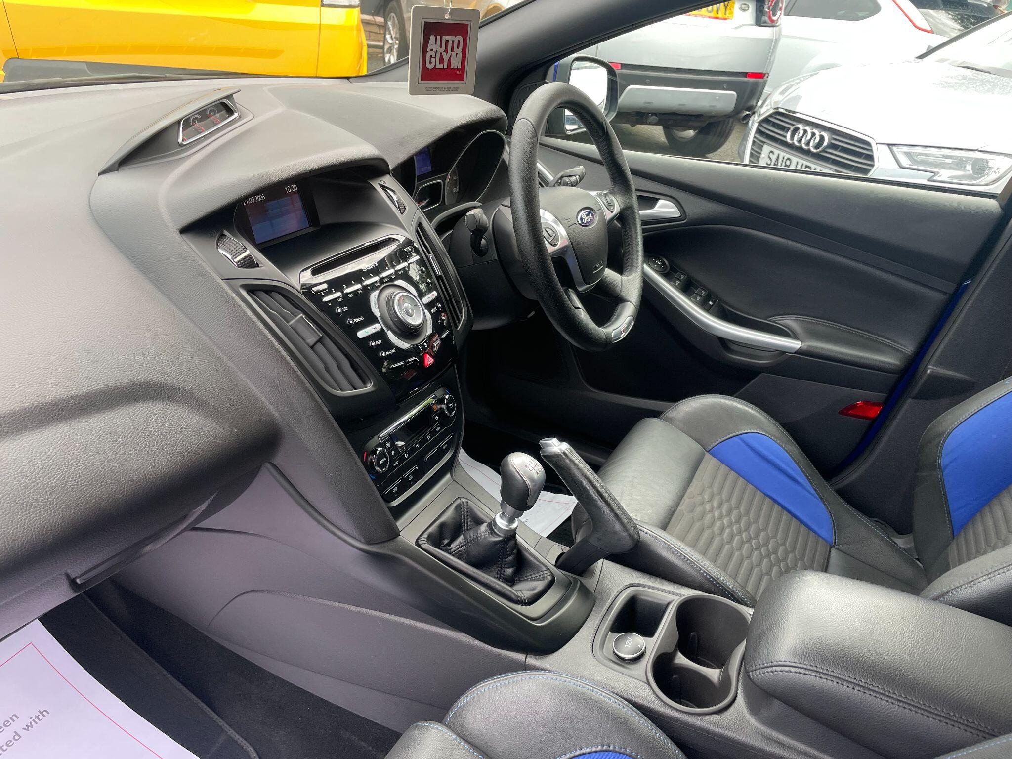 Ford Focus view 35