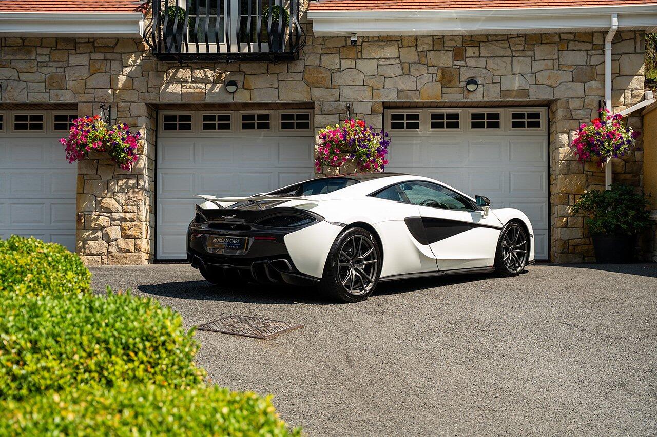 McLaren 570S view 23