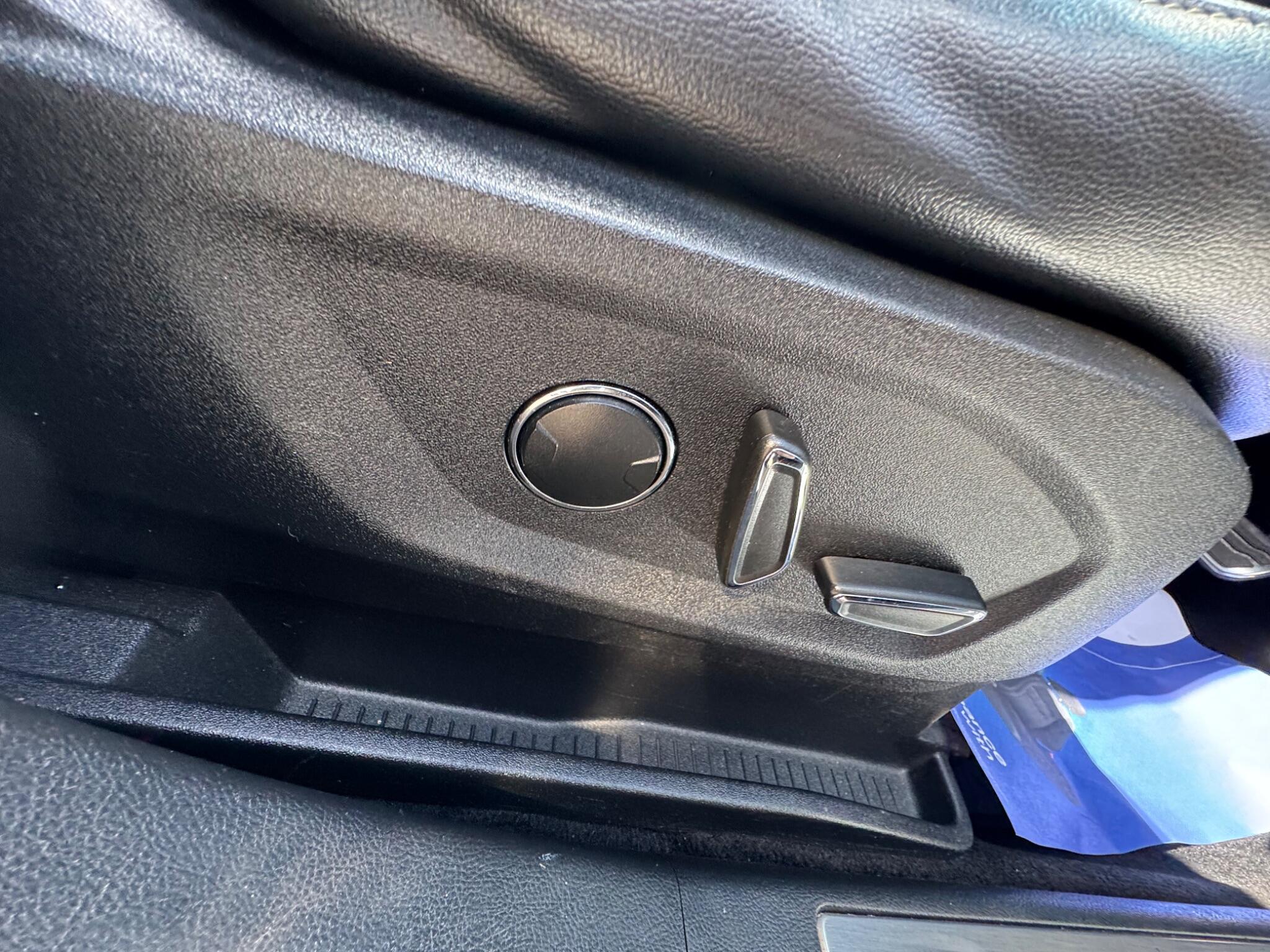 Ford Edge view 18