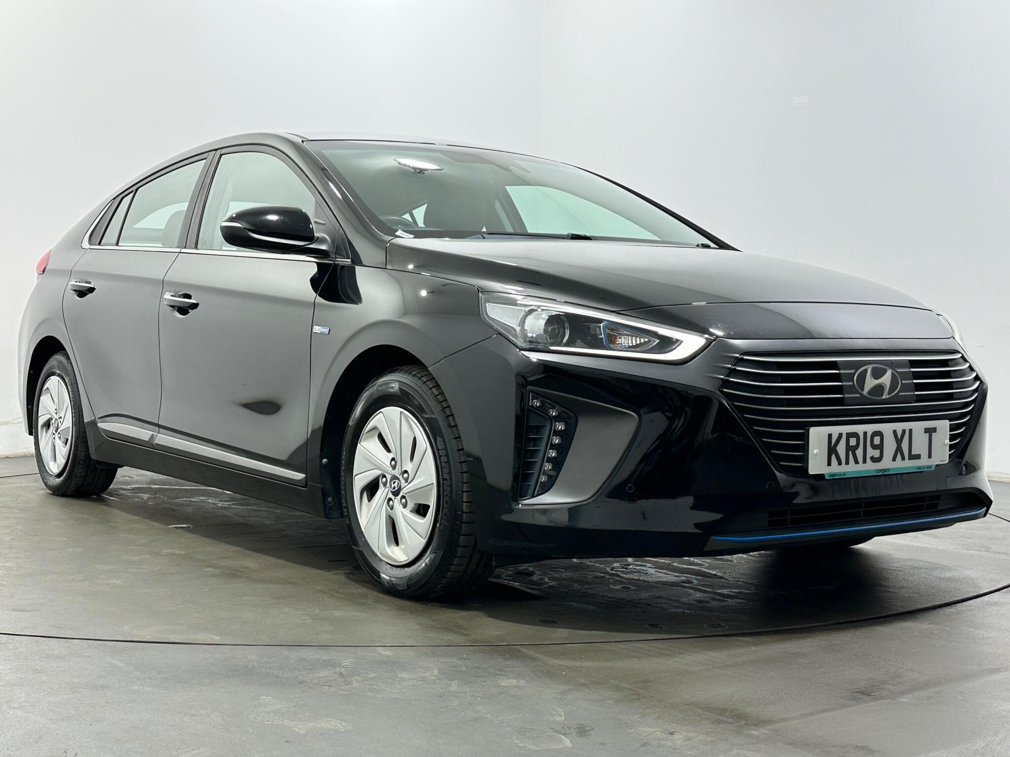 Hyundai IONIQ view 52