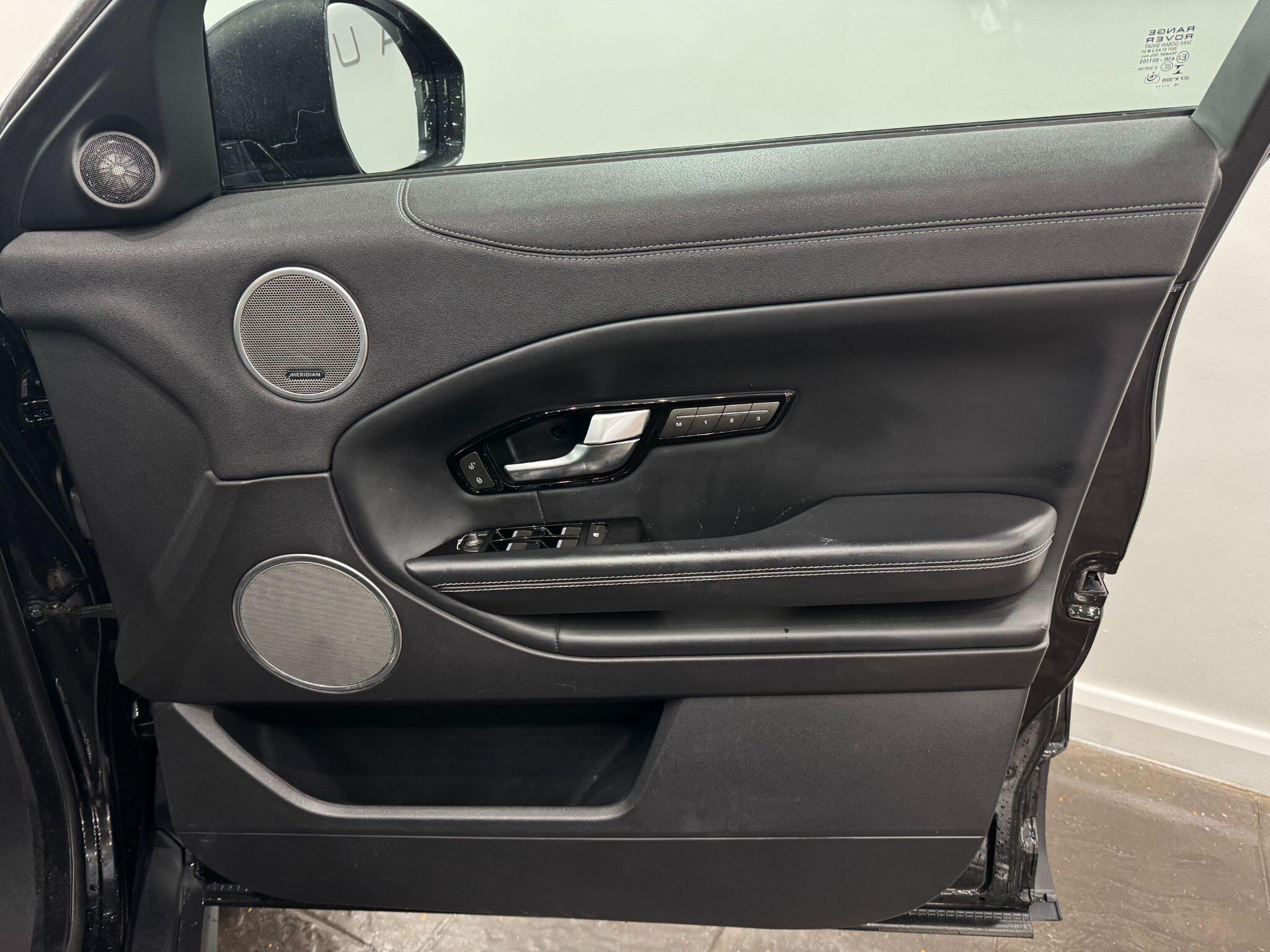 Land Rover Range Rover Evoque view 23