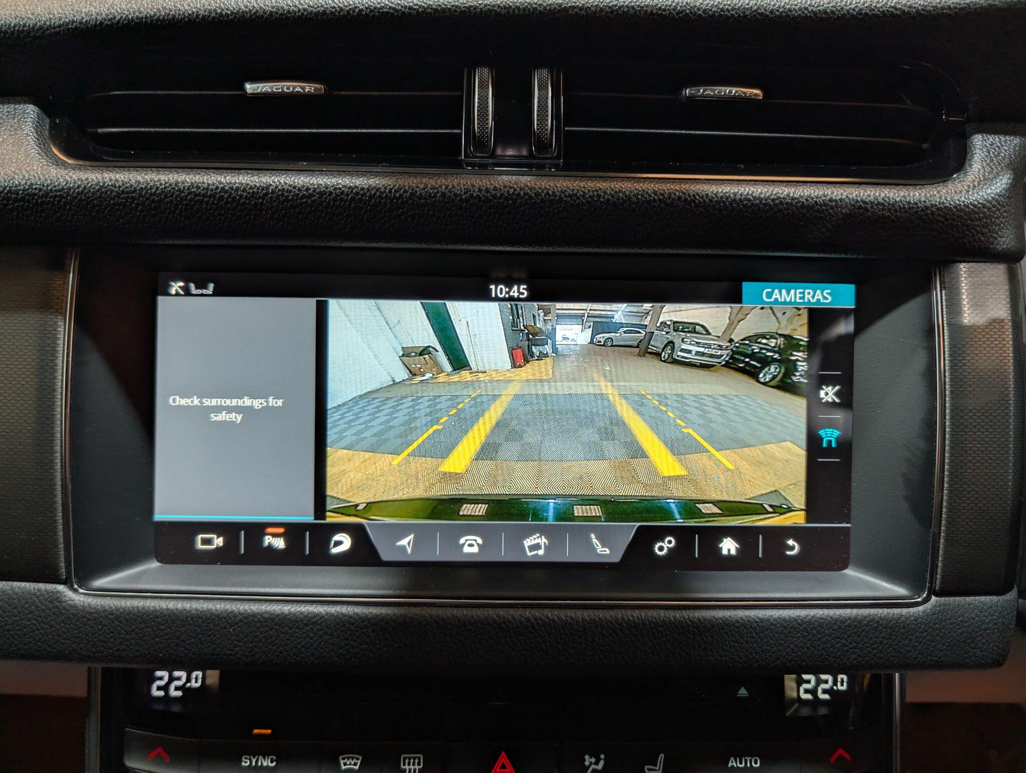 Jaguar XF view 18