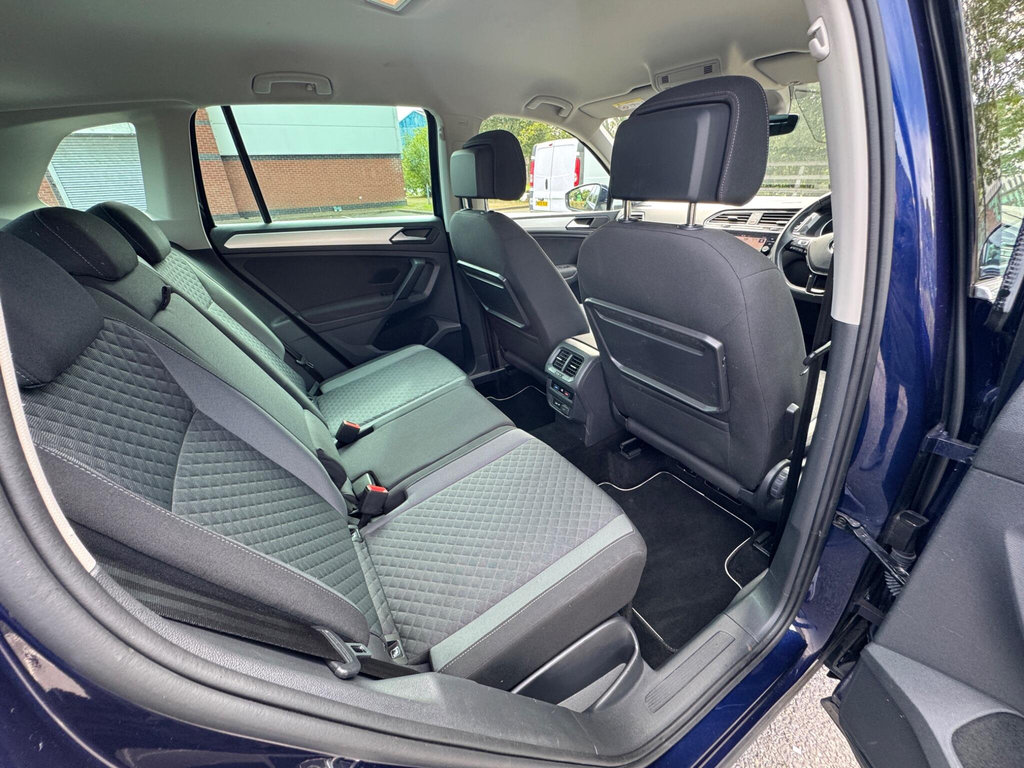 Volkswagen Tiguan view 26