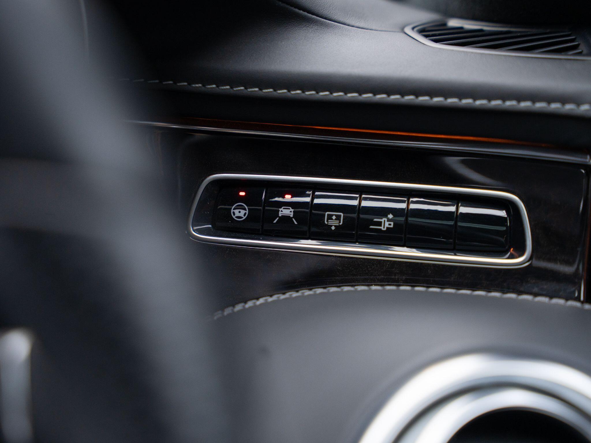 Mercedes-Benz S-Class view 37