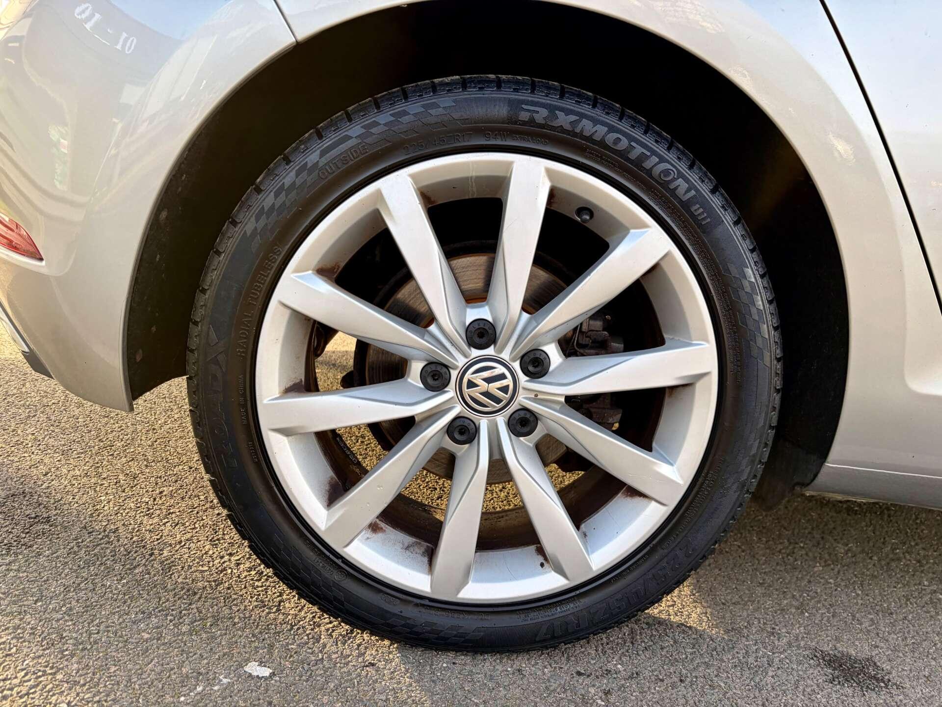 Volkswagen Golf view 10