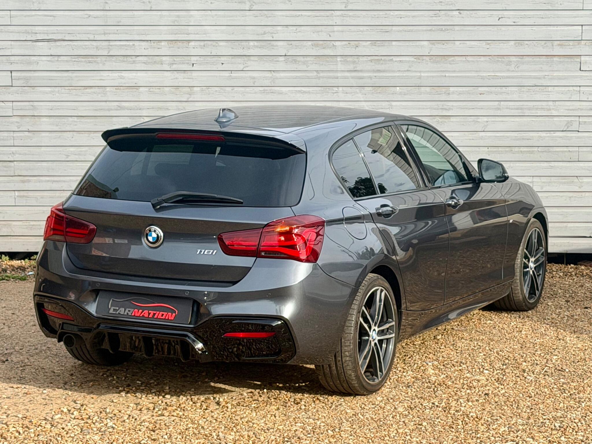 BMW 1 Series view 5