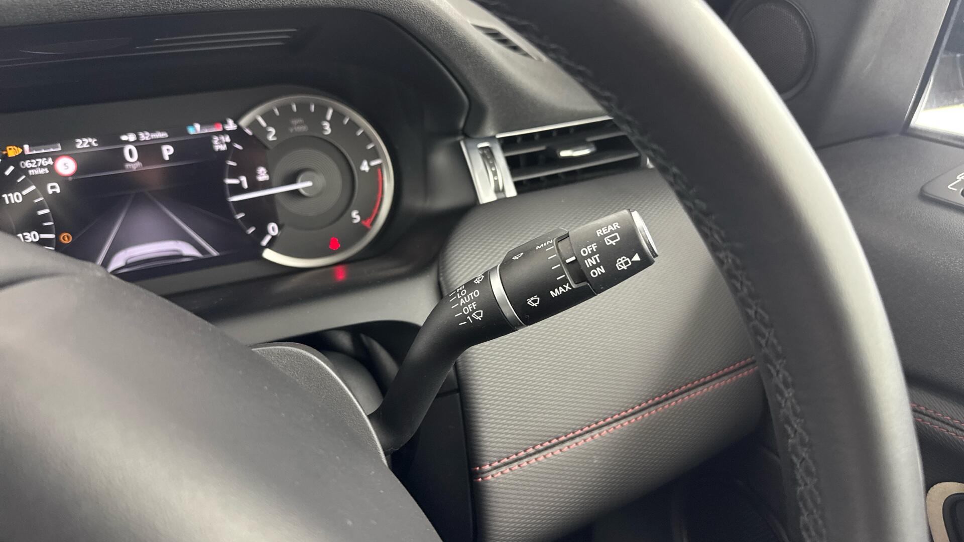 Land Rover Discovery Sport view 47