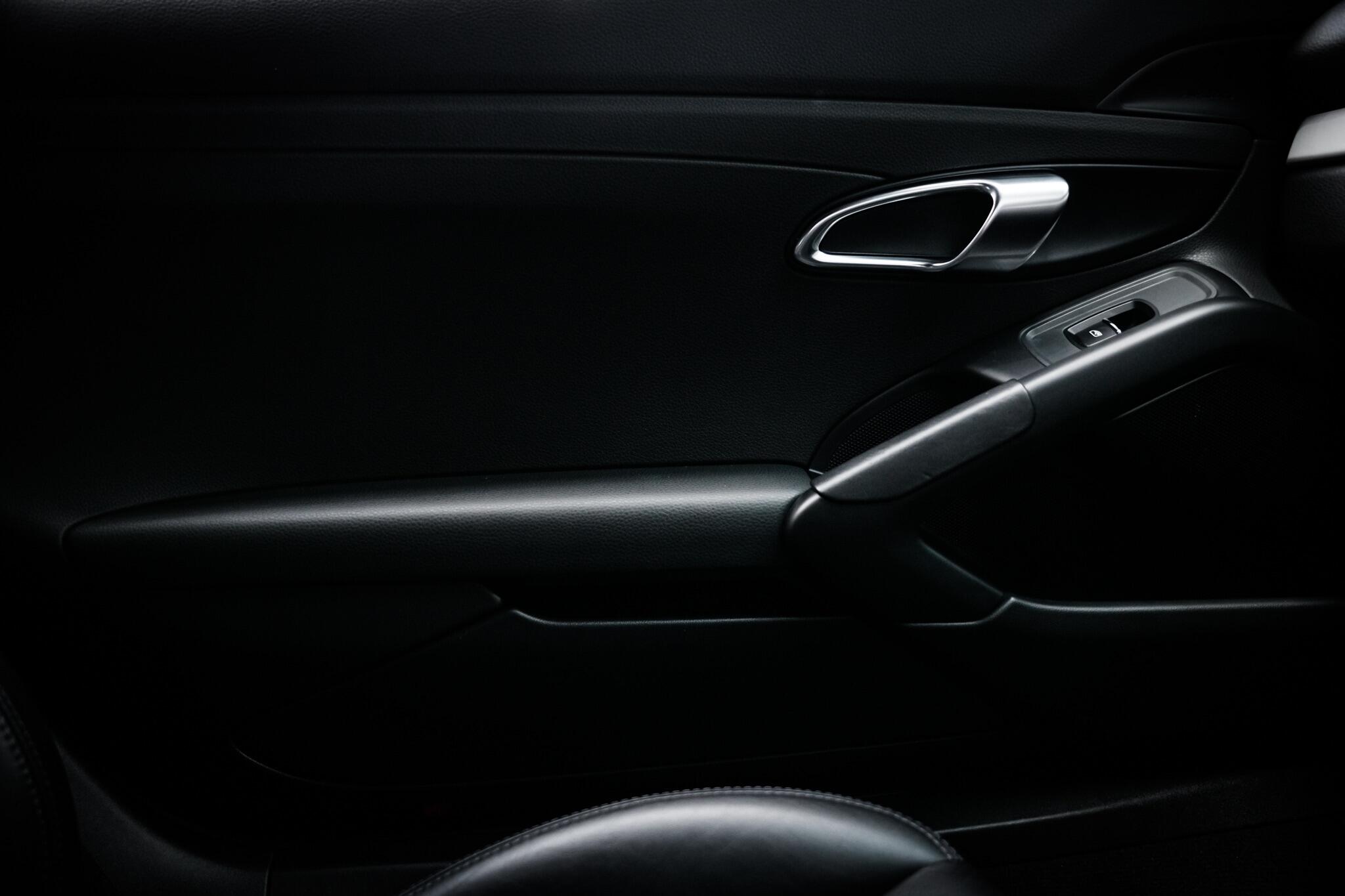 Porsche Cayman view 46