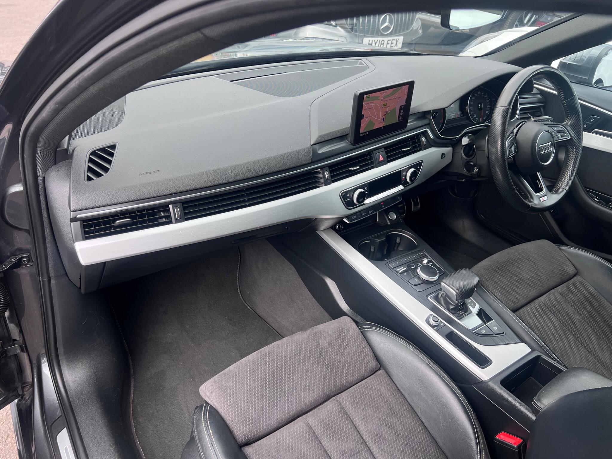 Audi A4 Avant view 37