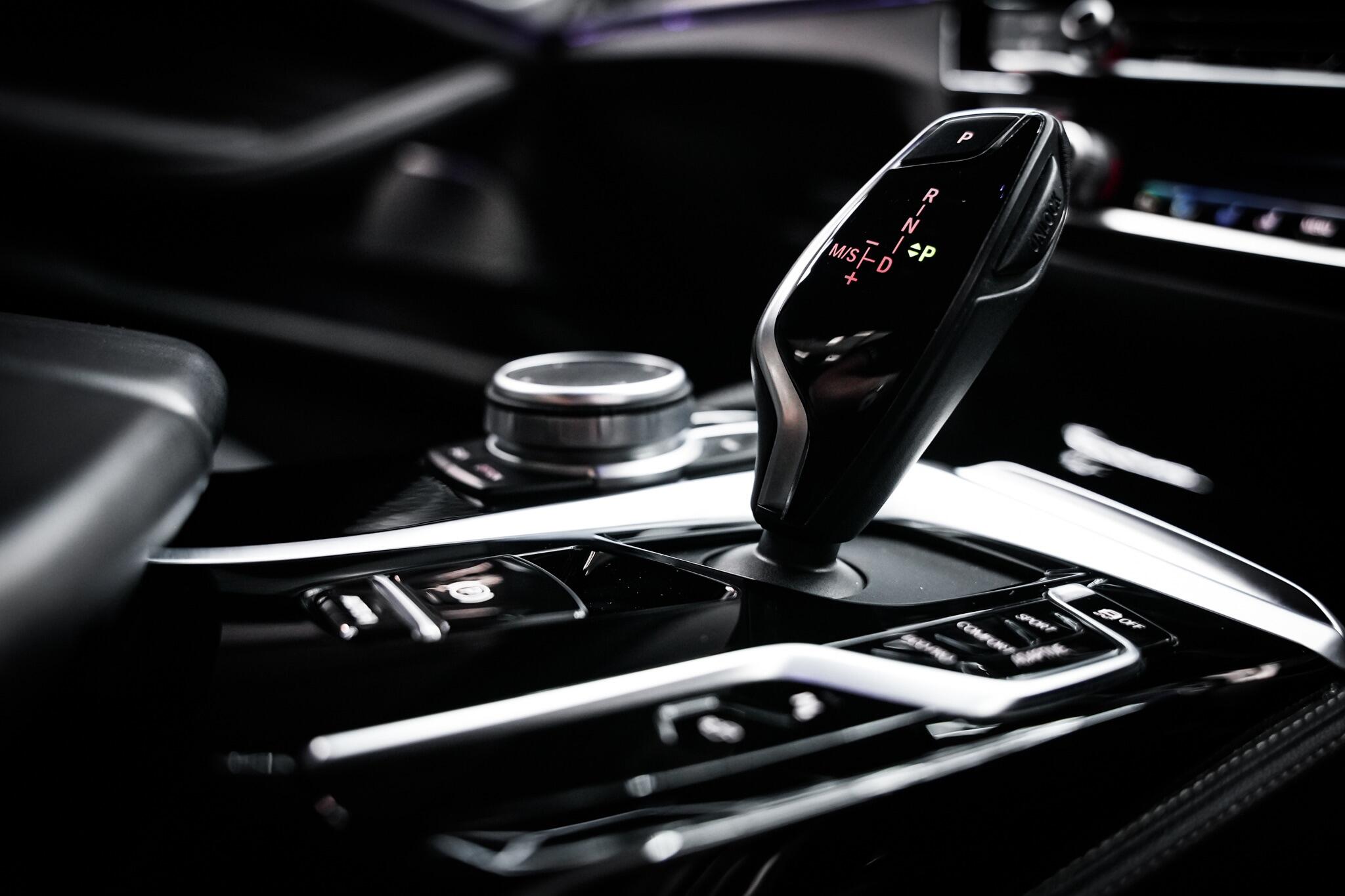 BMW 5 Series view 40